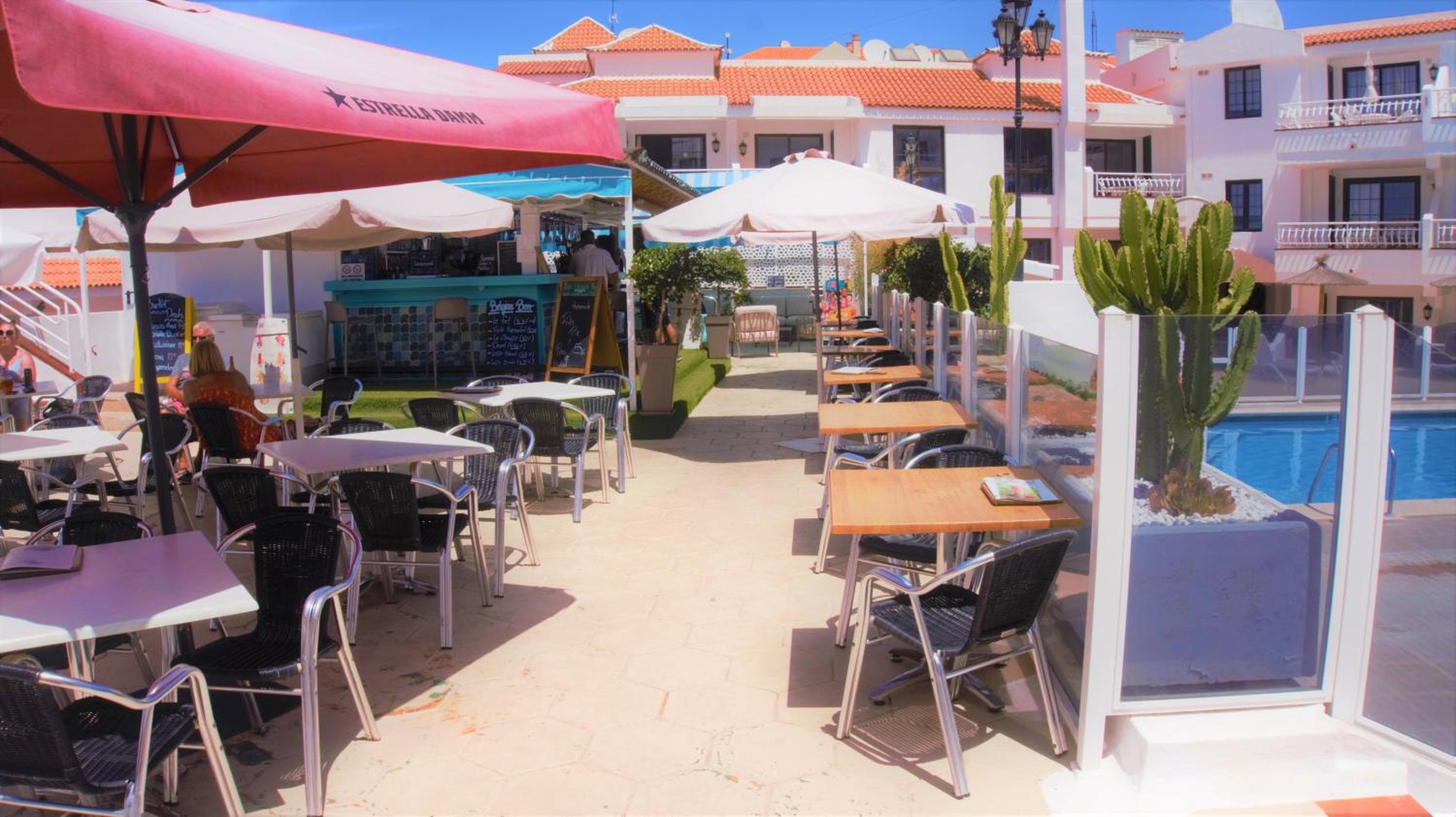 Greatly located apartment with heated pool, Los Cristianos