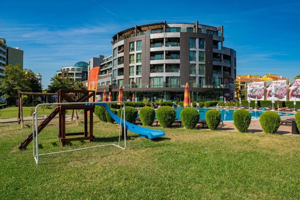 SUNNY BEACH PLAZA 4-34 Apartment