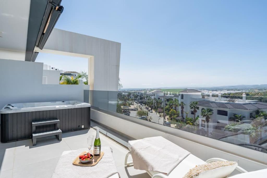 Seaviews Private jacuzzi rooftop&luxurious living