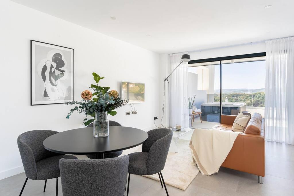 Seaviews Private jacuzzi rooftop&luxurious living