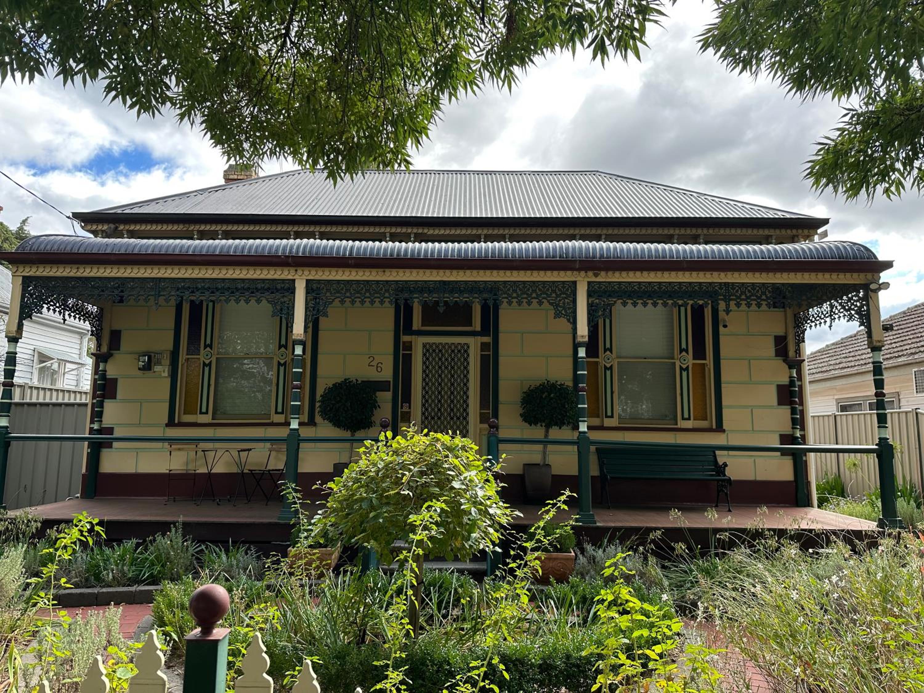 Bendigo Vacations - AAA Plus Yapera On Lucan - Property Image 1