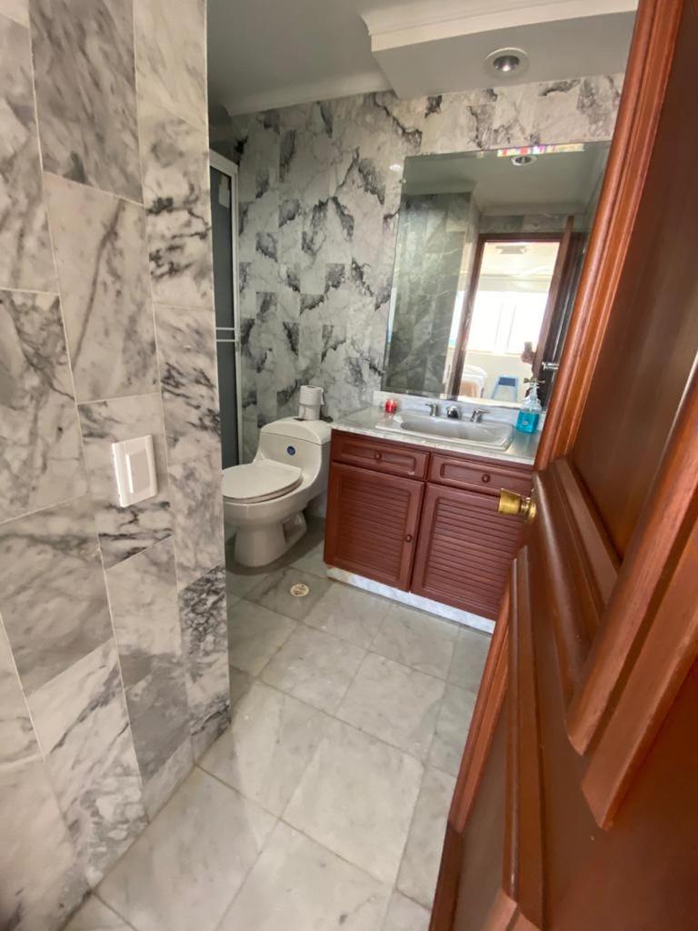 Apartamentos con playa privada y vista al mar