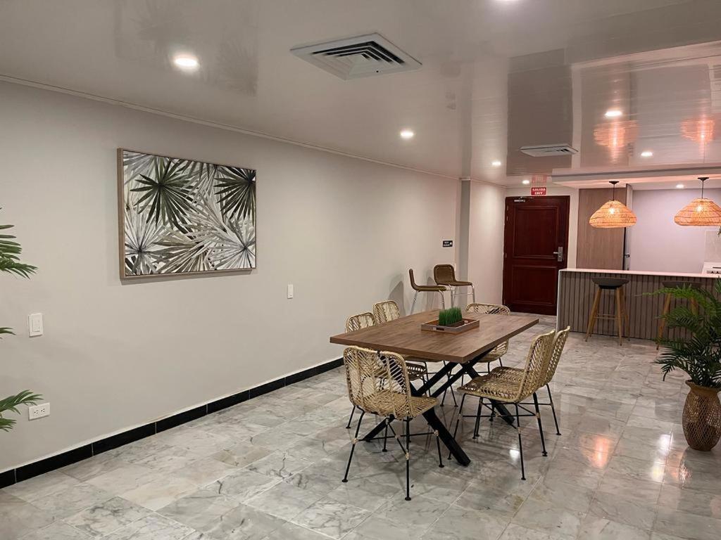 Apartamentos con playa privada y vista al mar