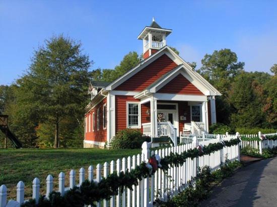 Whitestone Inn