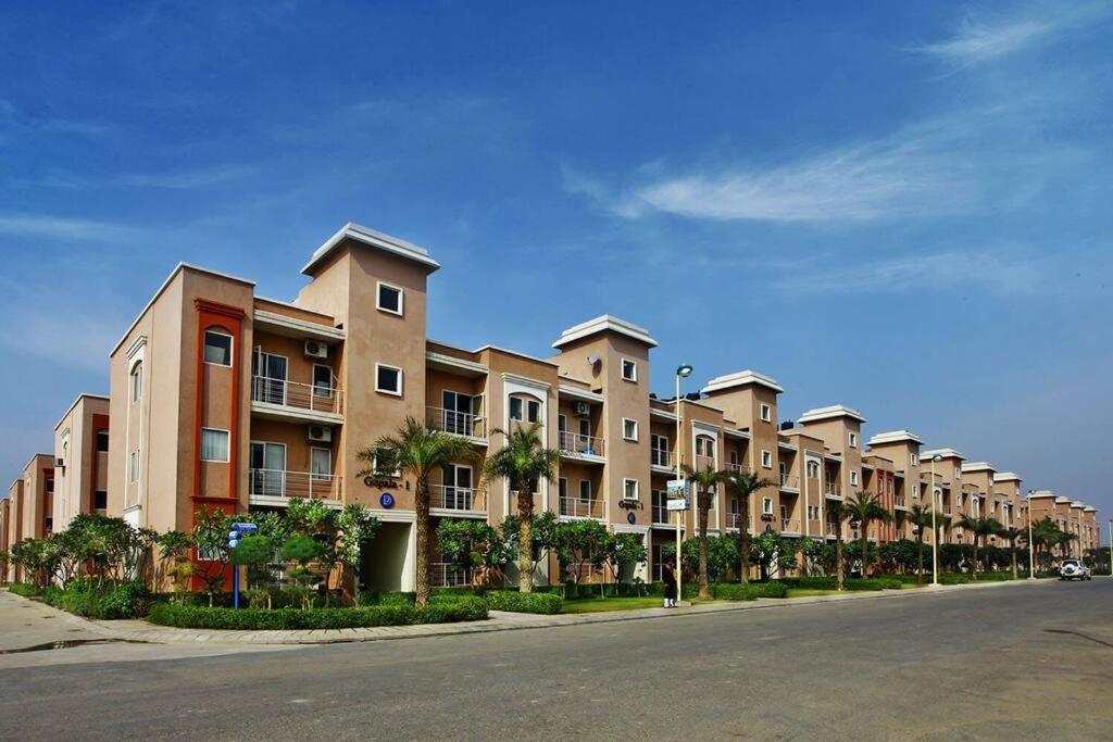 Newly Renovated Apartment in Omaxe - Married Couple Only view 2