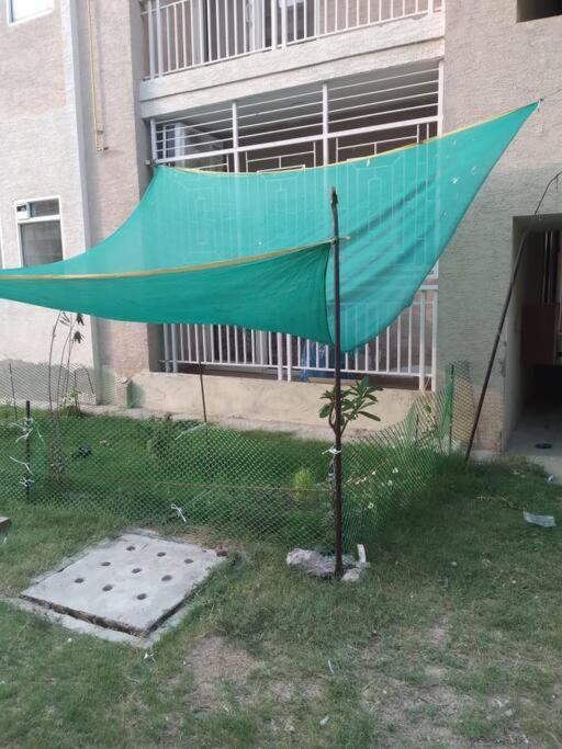 Newly Renovated Apartment in Omaxe - Married Couple Only view 3