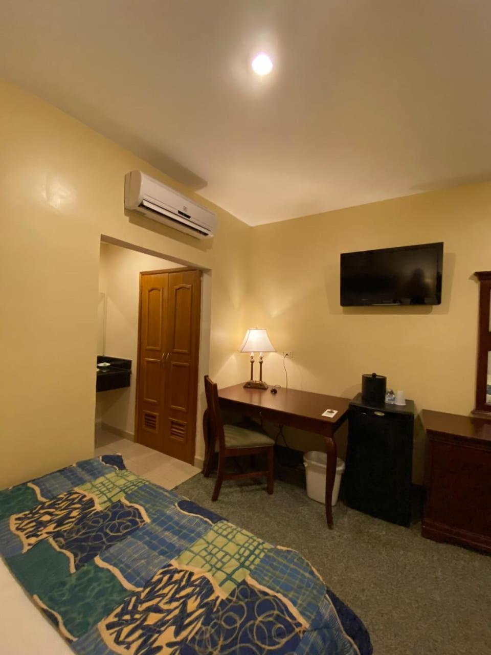 Hotel Las Palmas Inn