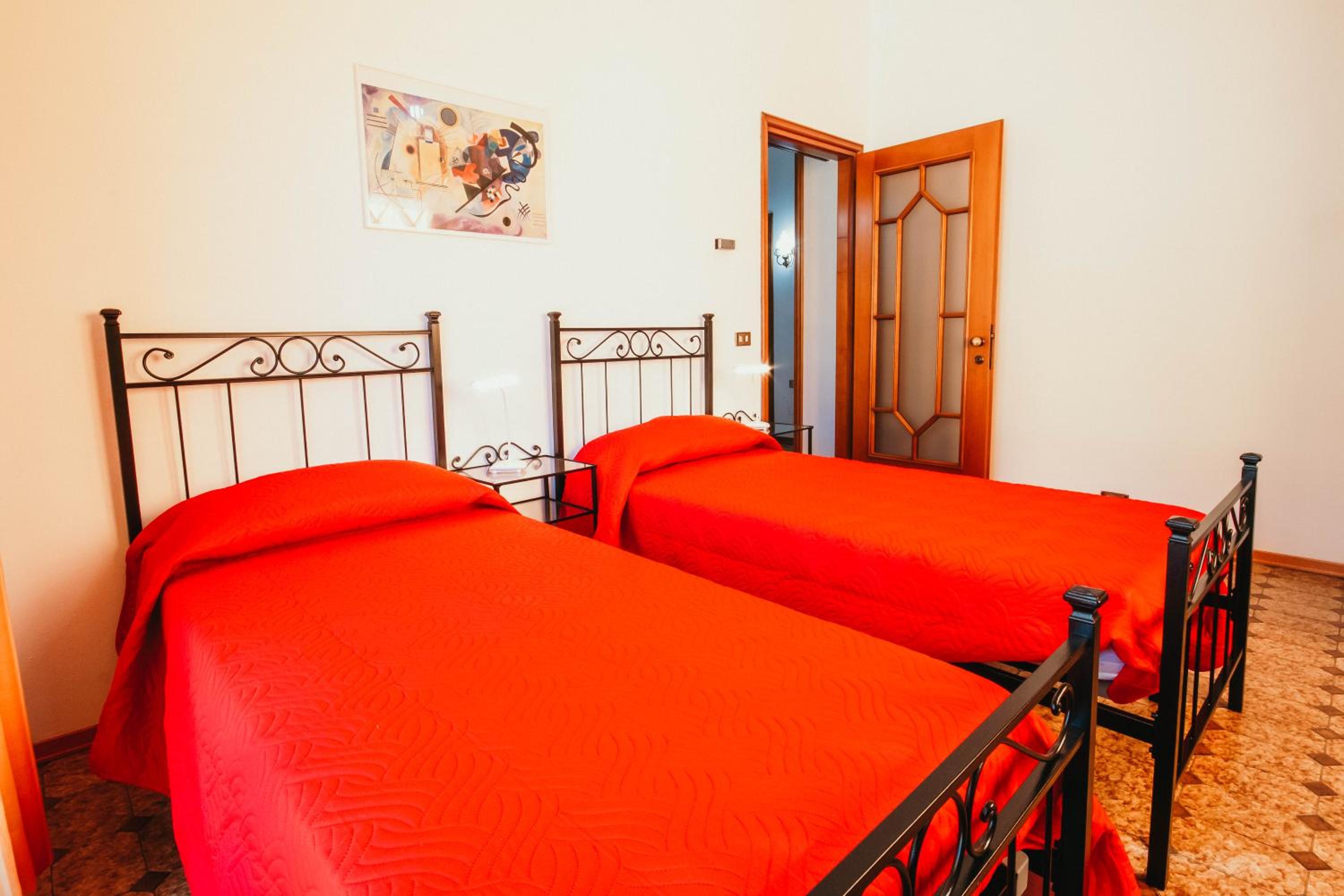 La Quiete - Lakeside Leisure & Business view 5