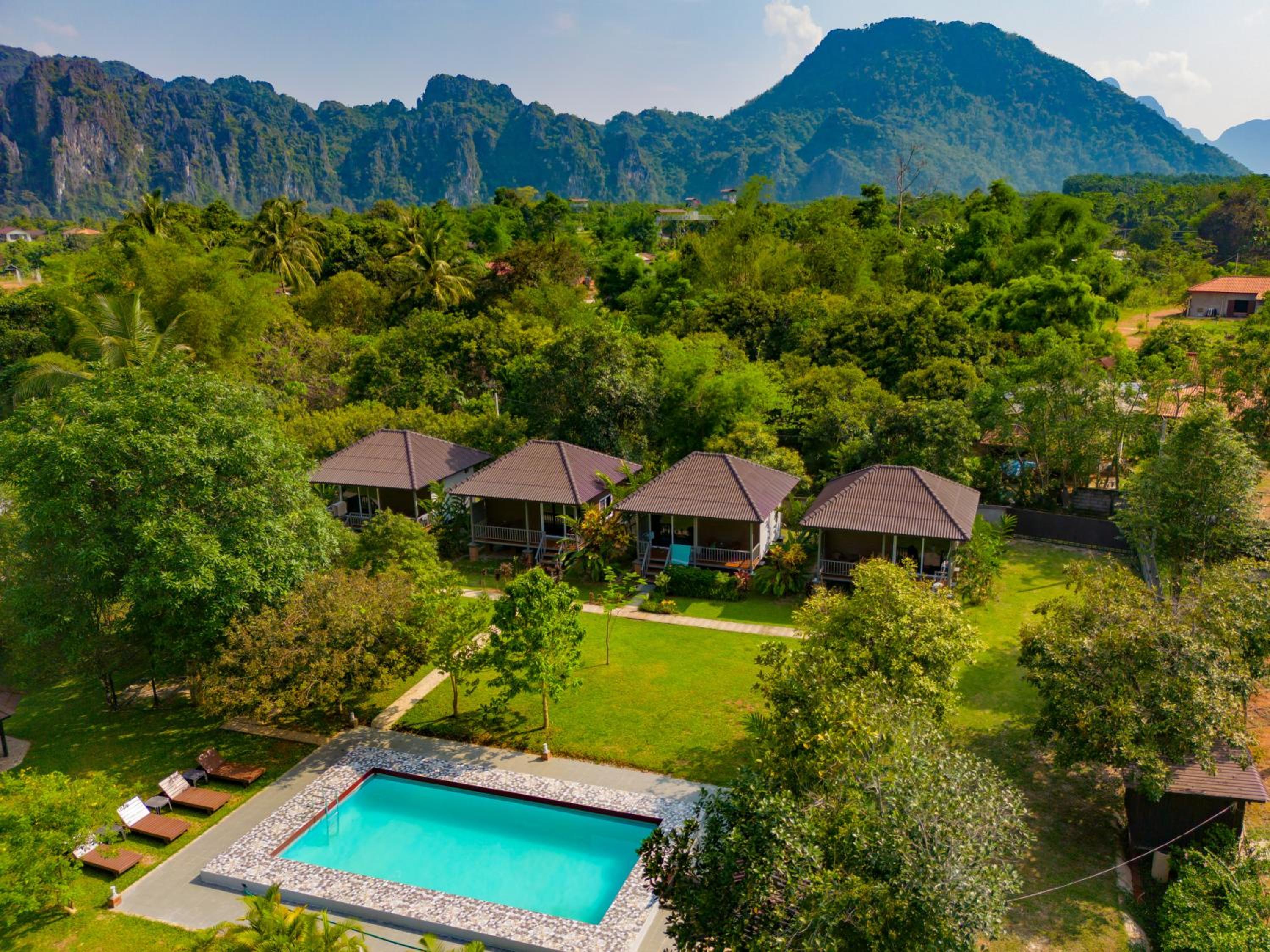 Bearlinbungalow view 2
