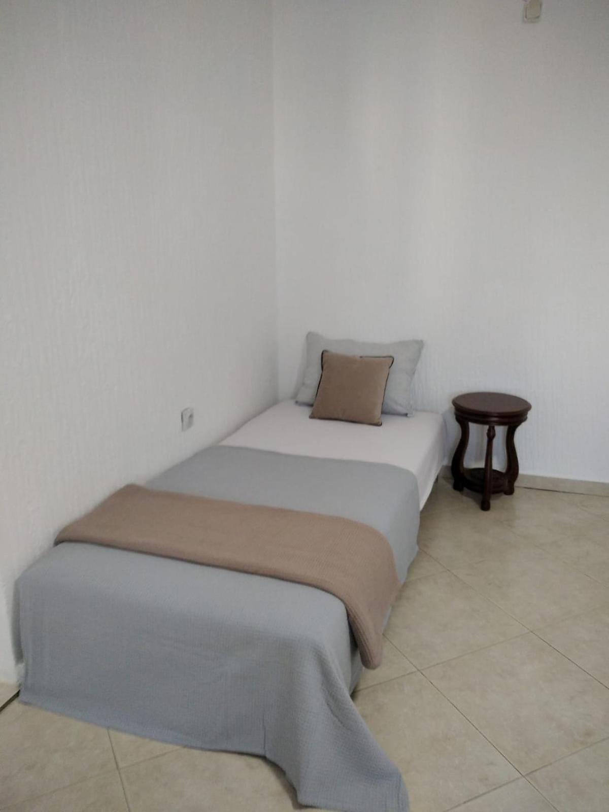 ApartToni