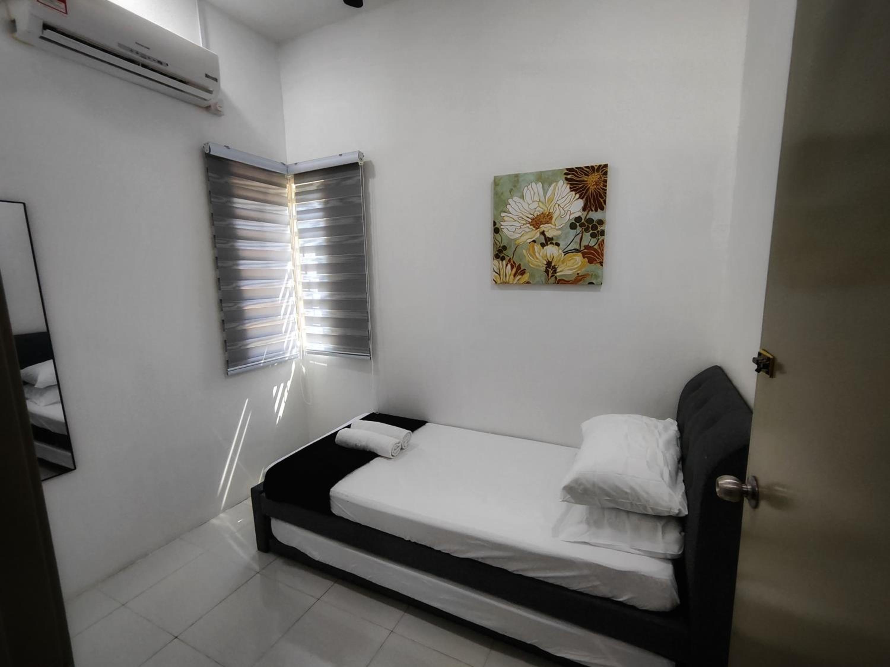 Homestay Temerloh with Private Pool Near Hospital 4 Bedroom 4 Aircond 10pax Free Wi-Fi Netflix photo 8