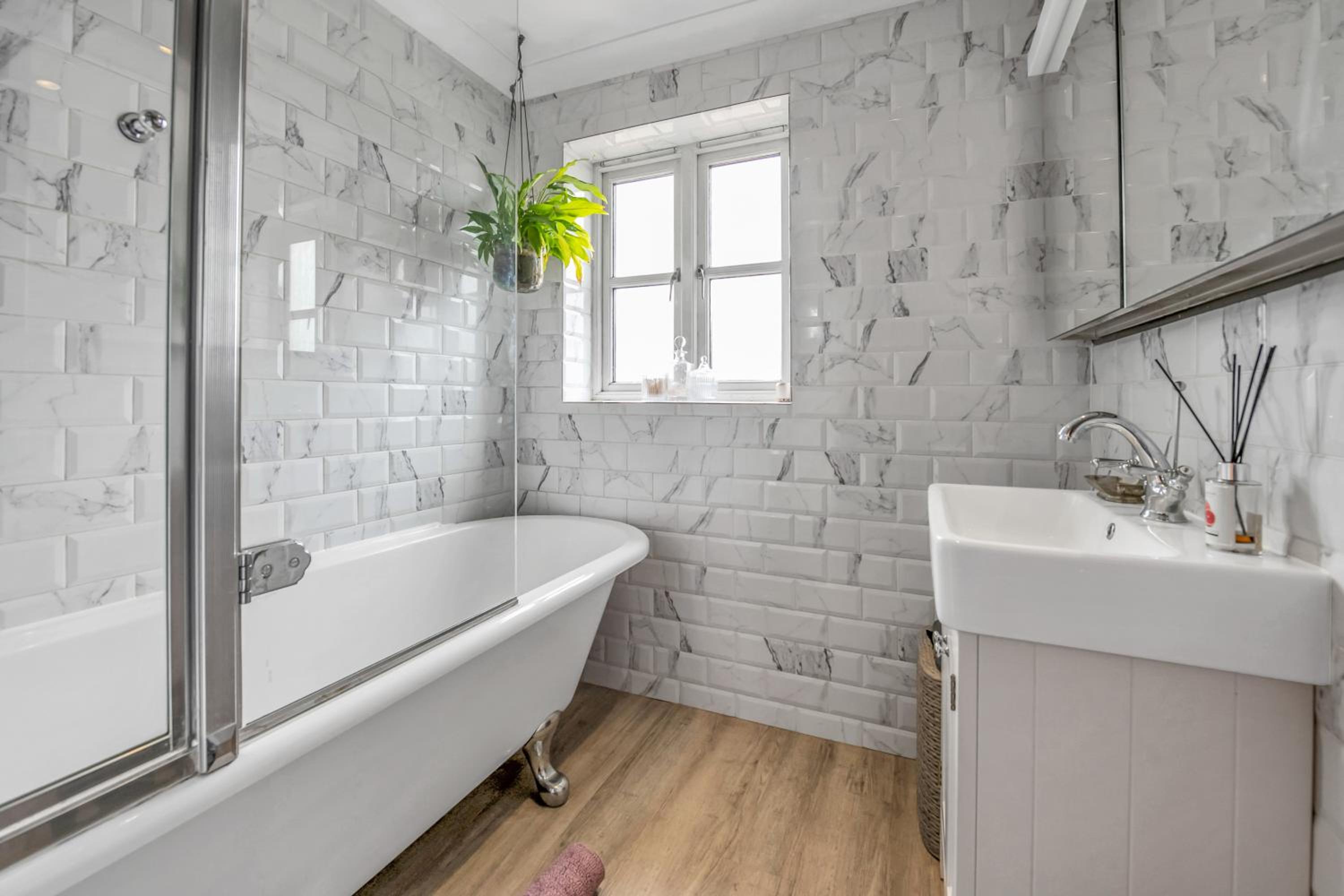 Stylish 3 bedroom townhouse for 5 guests, set in the medieval grid with off street parking
