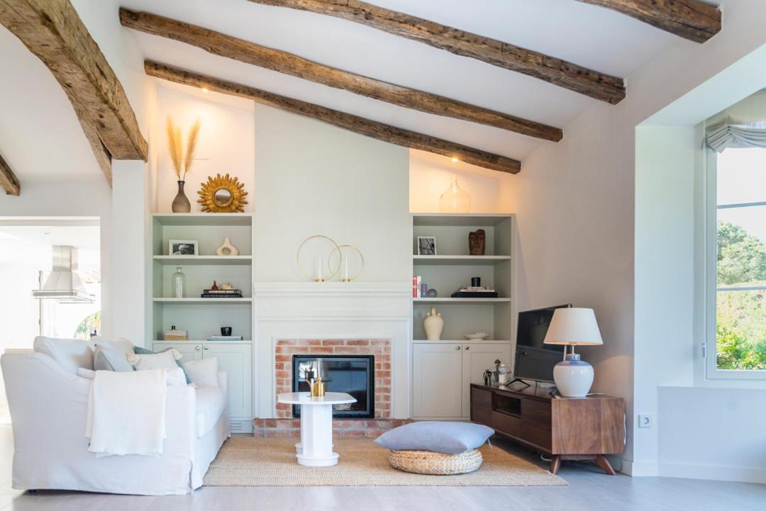 ONLY FAMILIES Villa and Guest House with Private Pool