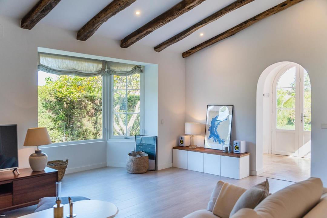 ONLY FAMILIES Villa and Guest House with Private Pool