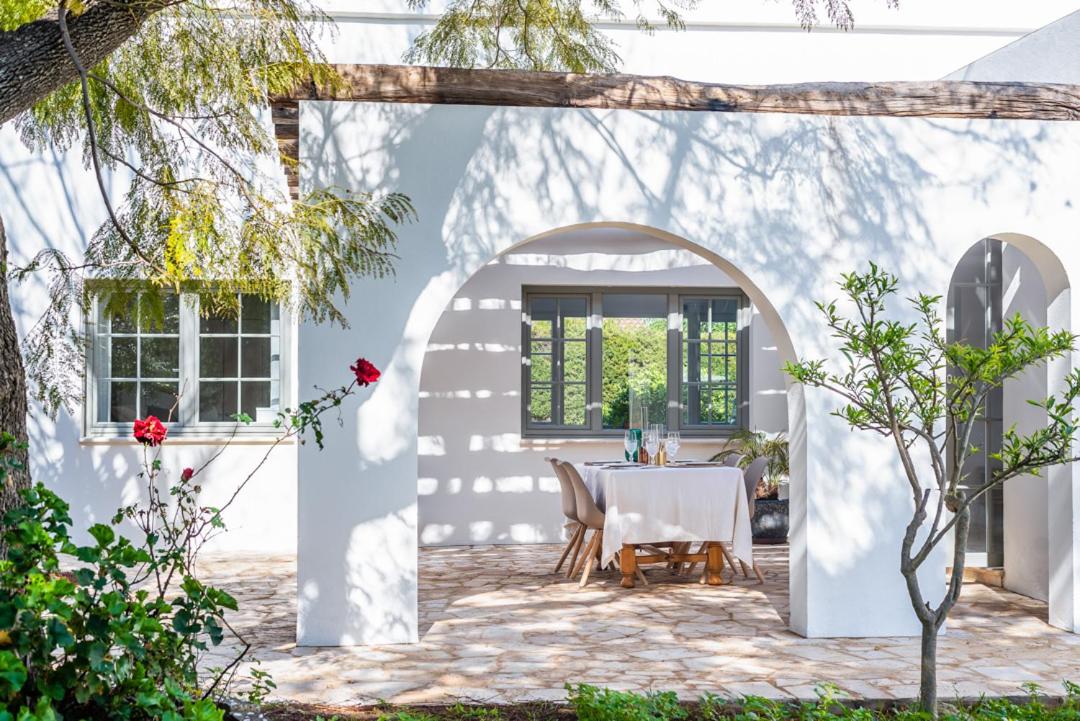 ONLY FAMILIES Villa and Guest House with Private Pool