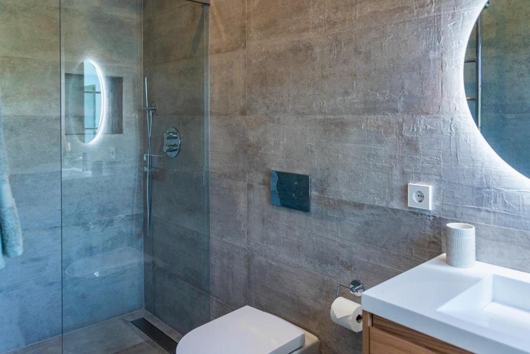ONLY FAMILIES Villa and Guest House with Private Pool