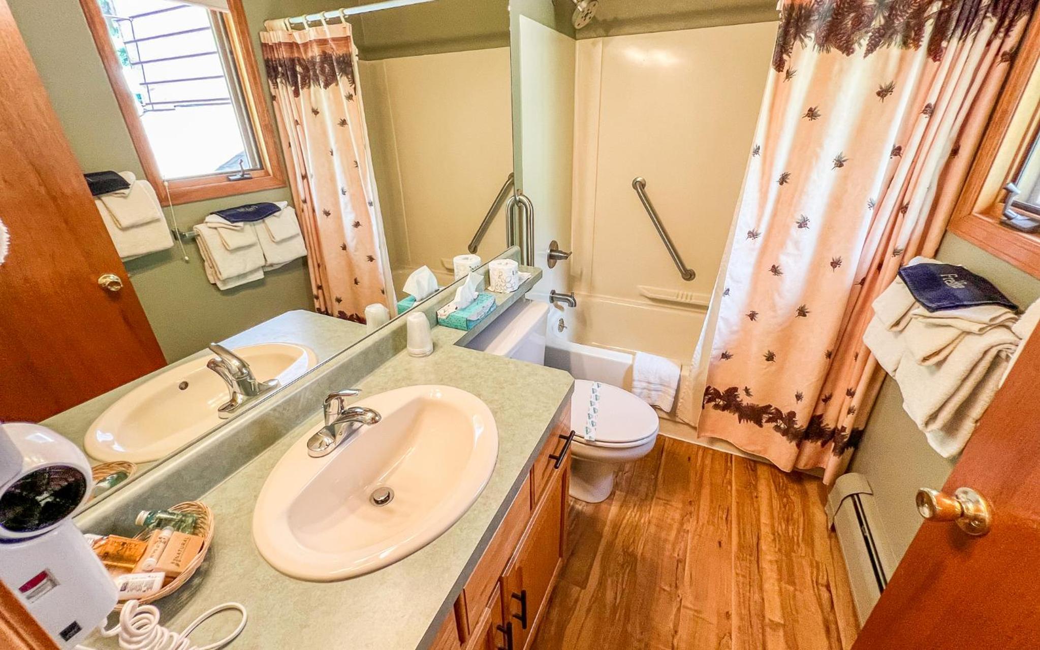 McGregor Mountain Lodge - Property Image 15