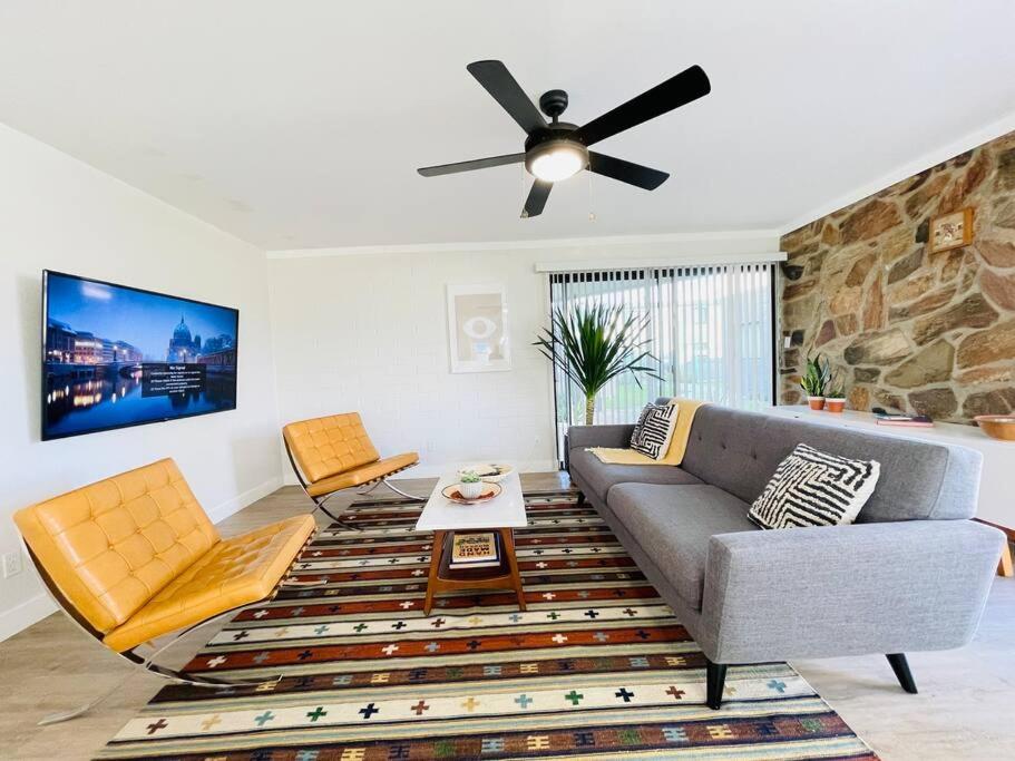 Miscellaneous Market Vacations - Walkable OTS, Heated Poolside Mid Century Condo - Property Image 4