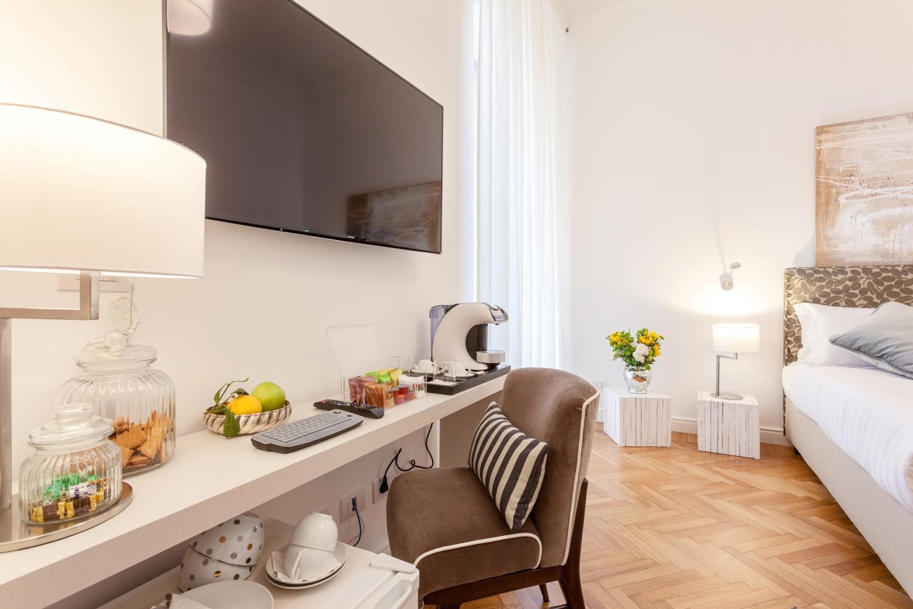 504 Corso Suites