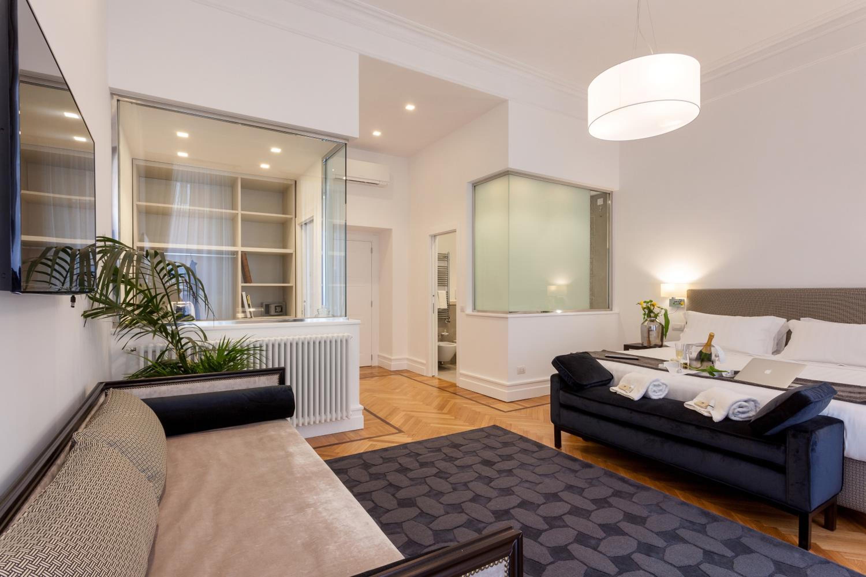 504 Corso Suites