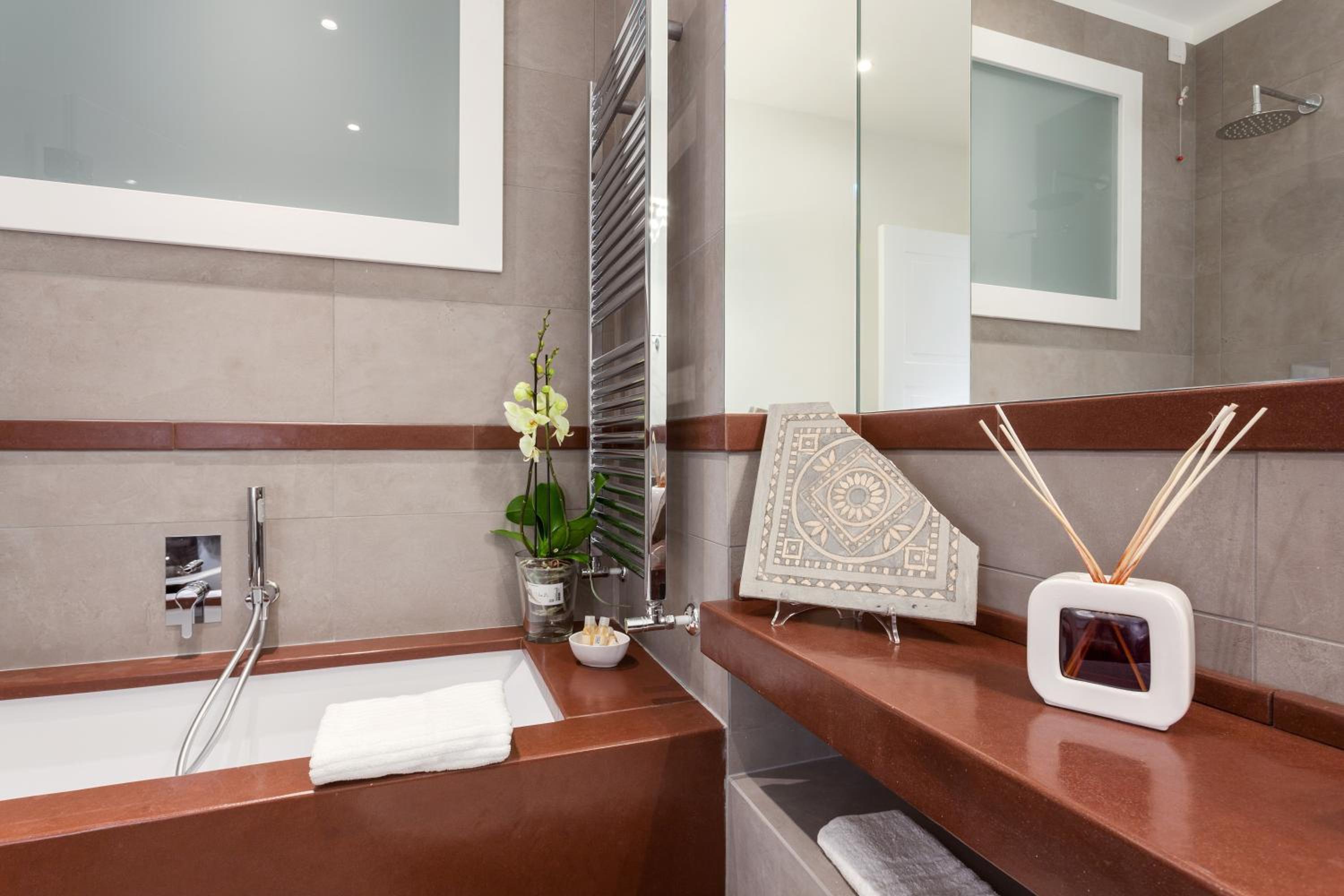 504 Corso Suites