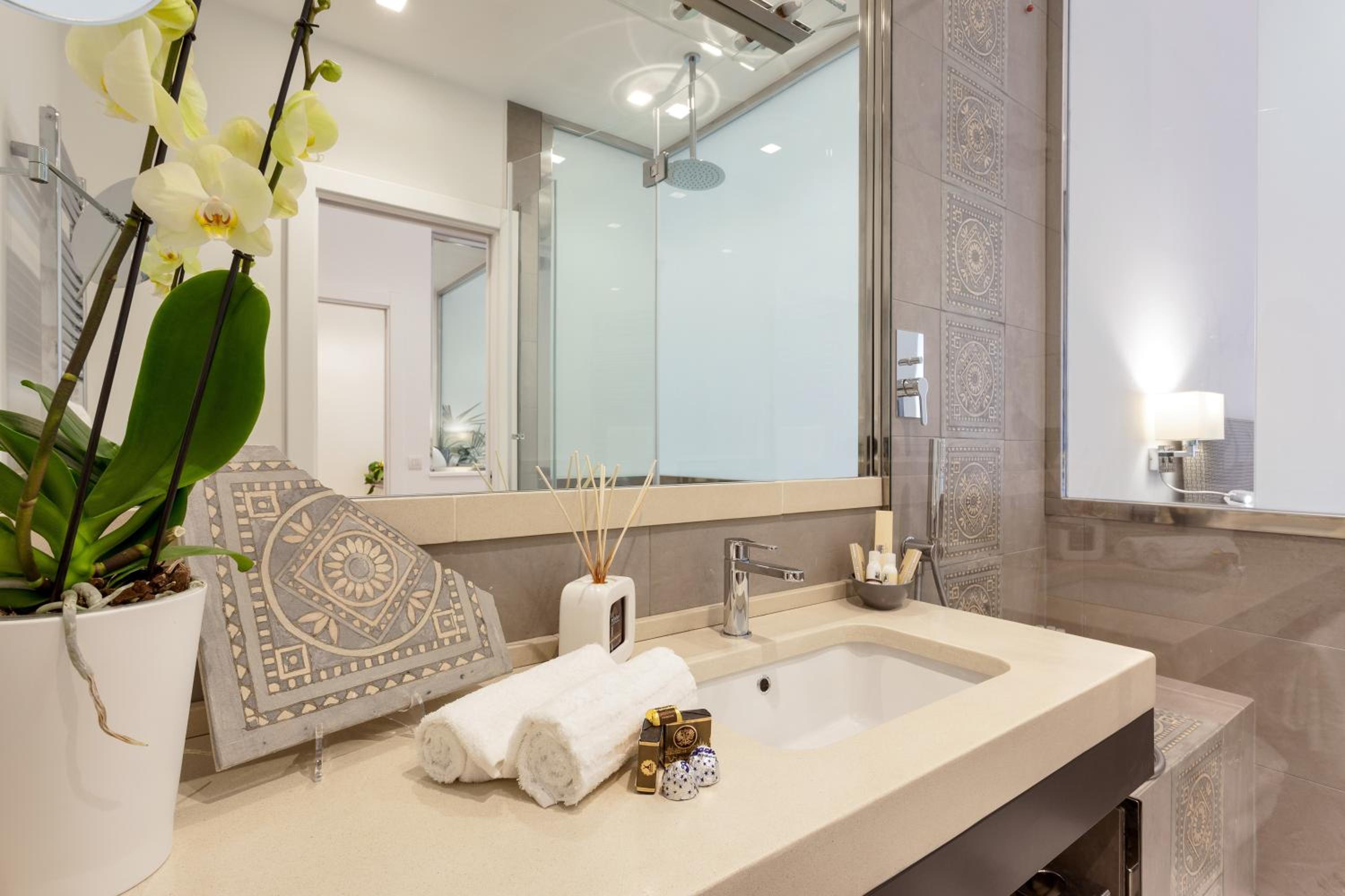 504 Corso Suites