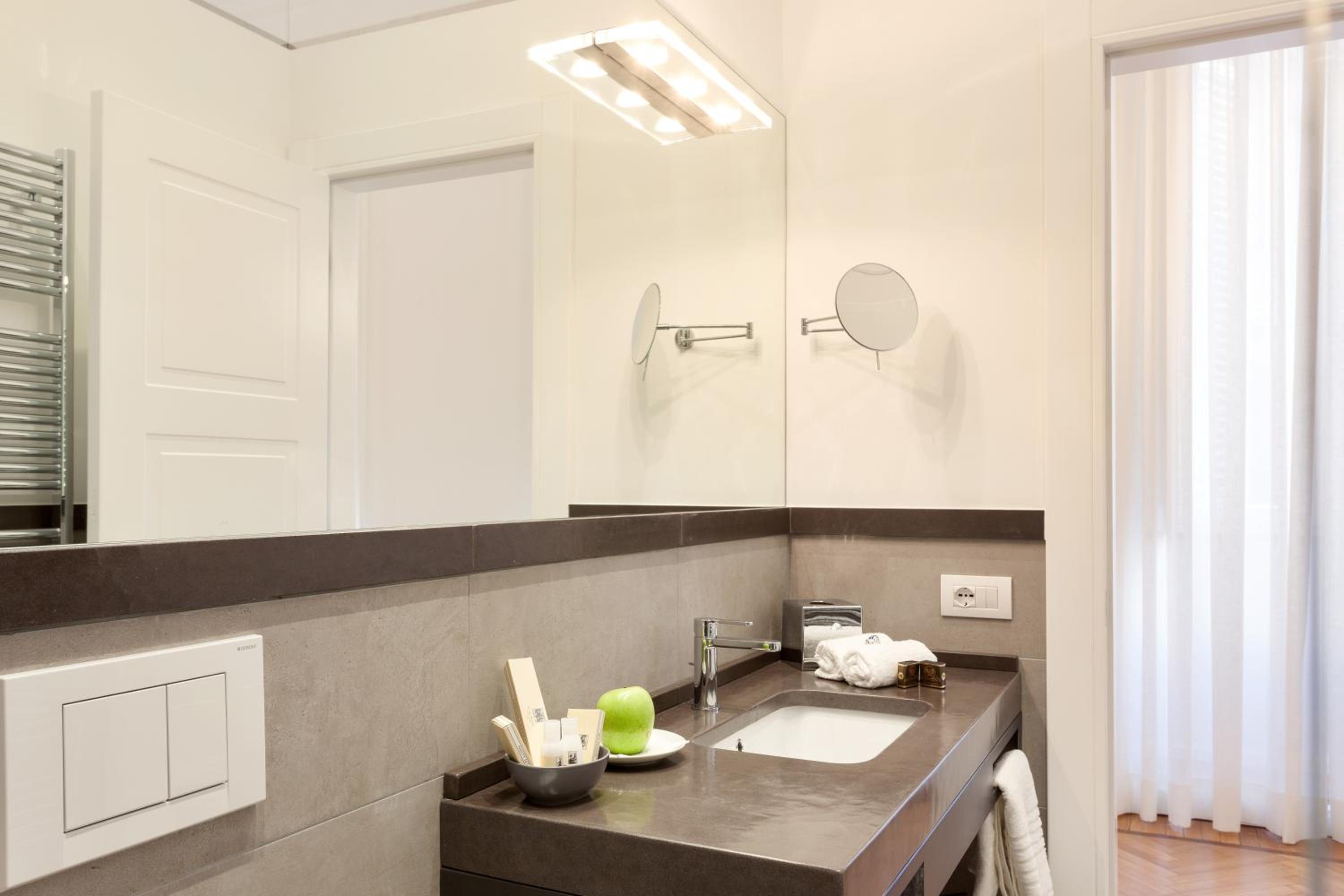 504 Corso Suites