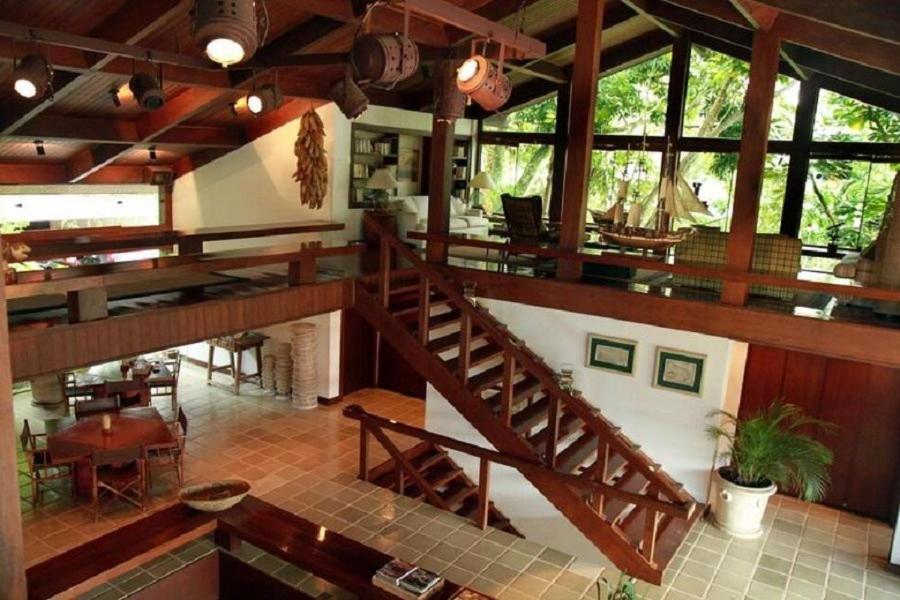 SMI012 Casa charmosa em condomínio à beira mar