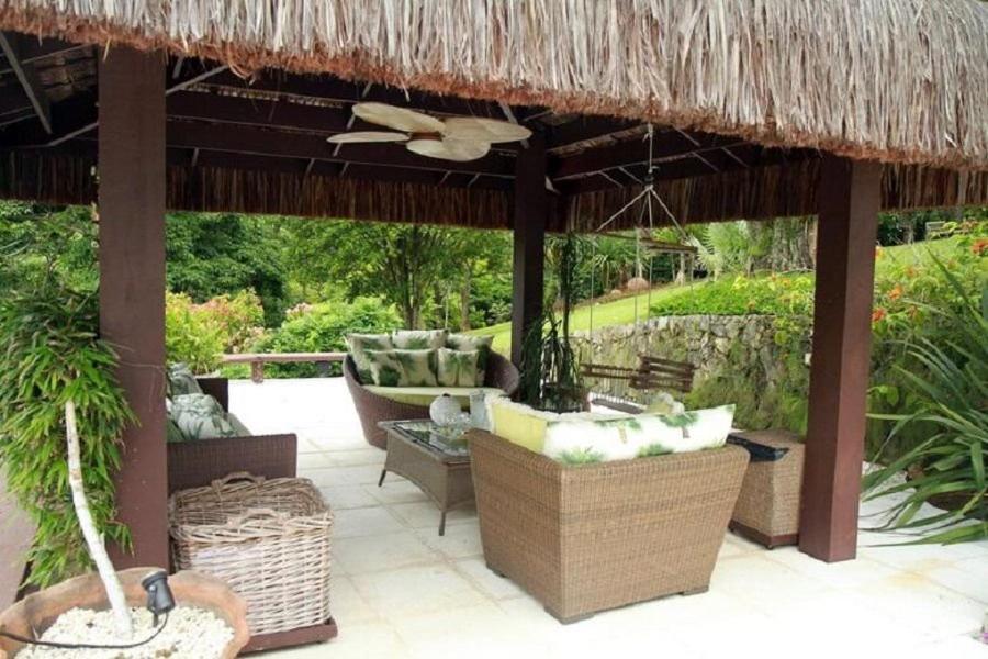 SMI012 Casa charmosa em condomínio à beira mar