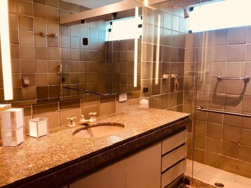 SMI012 Casa charmosa em condomínio à beira mar