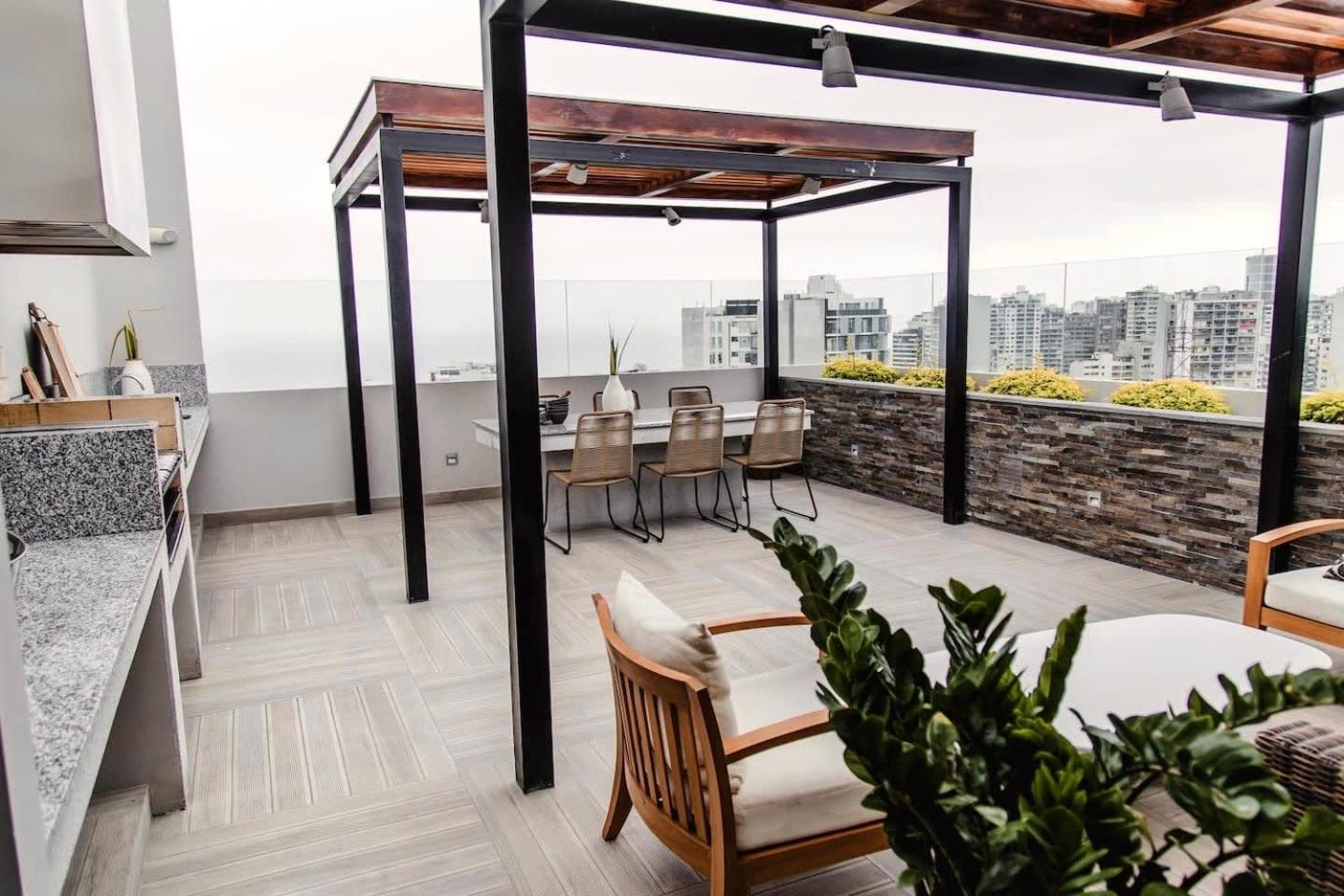 Martinto 114 near Malecon in Barranco by Wynwood House view 2