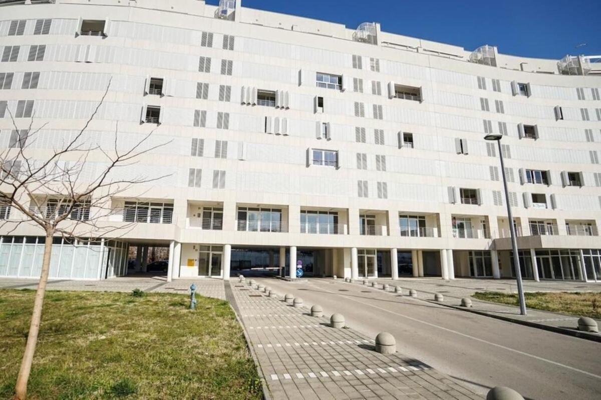 Apartment Zara White