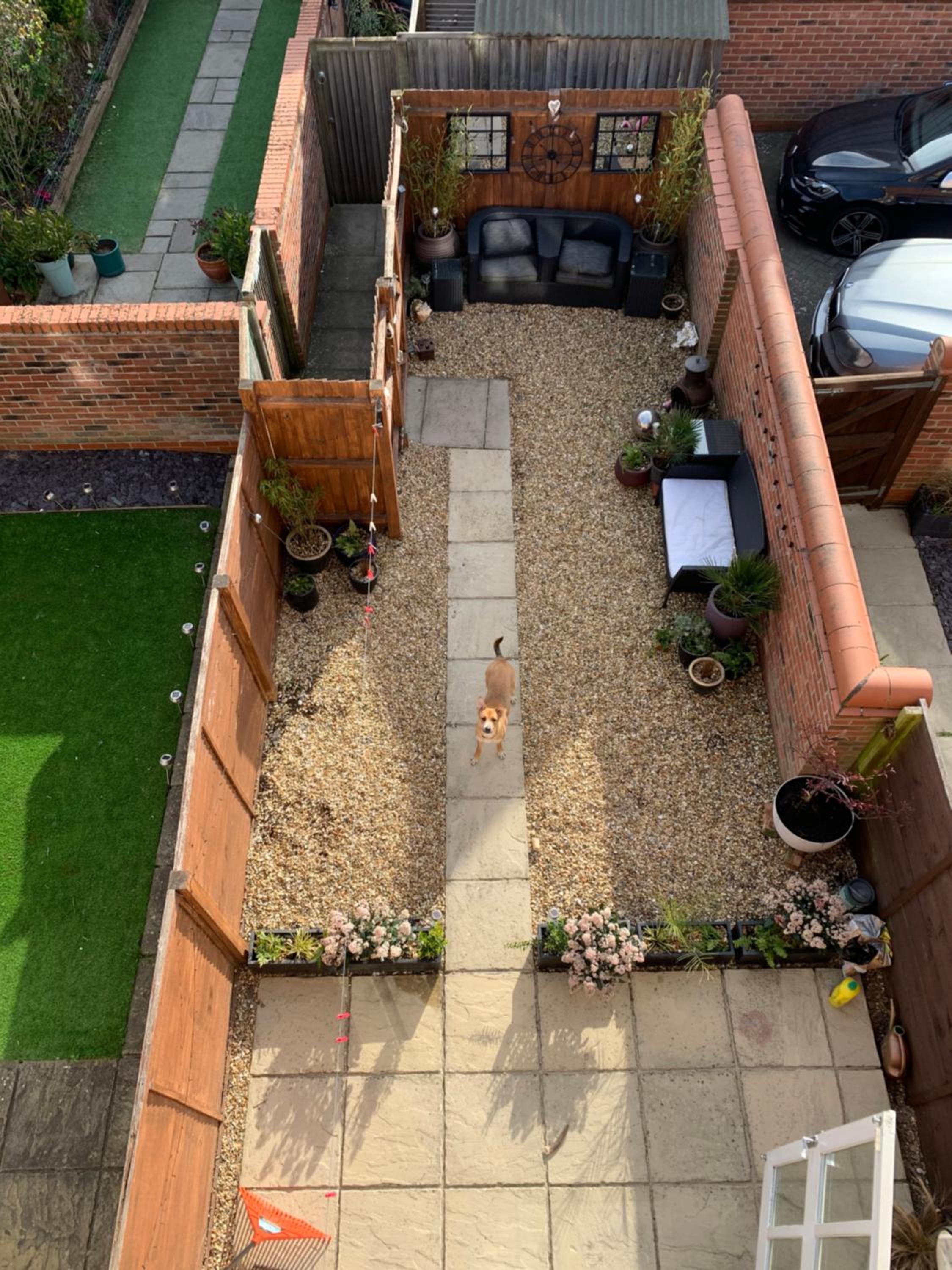 Stylish 3 bedroom townhouse for 5 guests, set in the medieval grid with off street parking