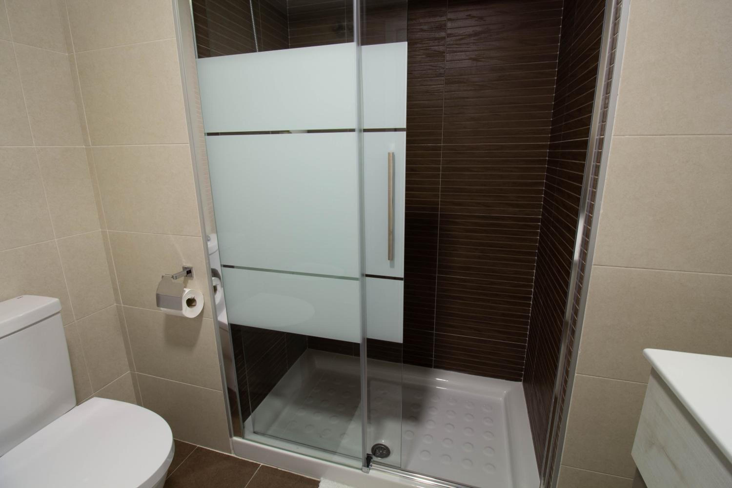 RentitSpain - Salobreña - Apartamento Oasis con Gym y Balcón