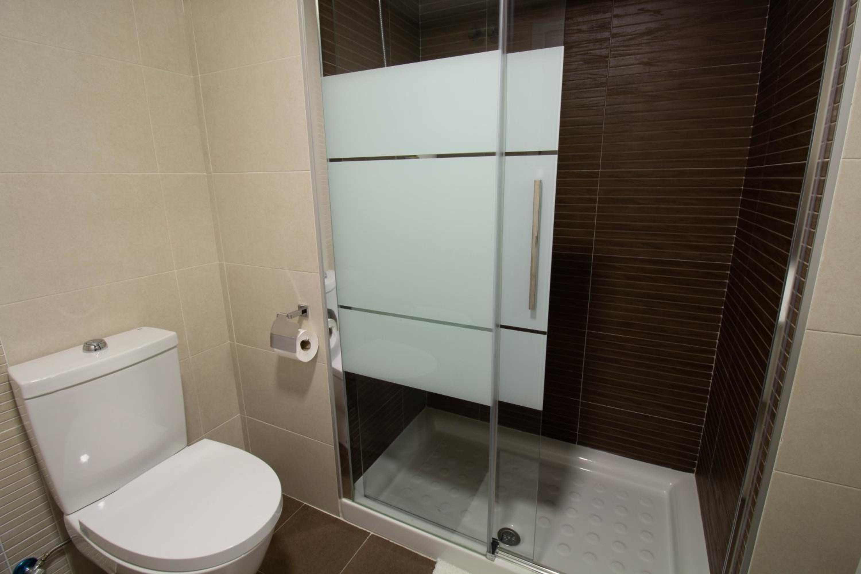 RentitSpain - Salobreña - Apartamento Oasis con Gym y Balcón