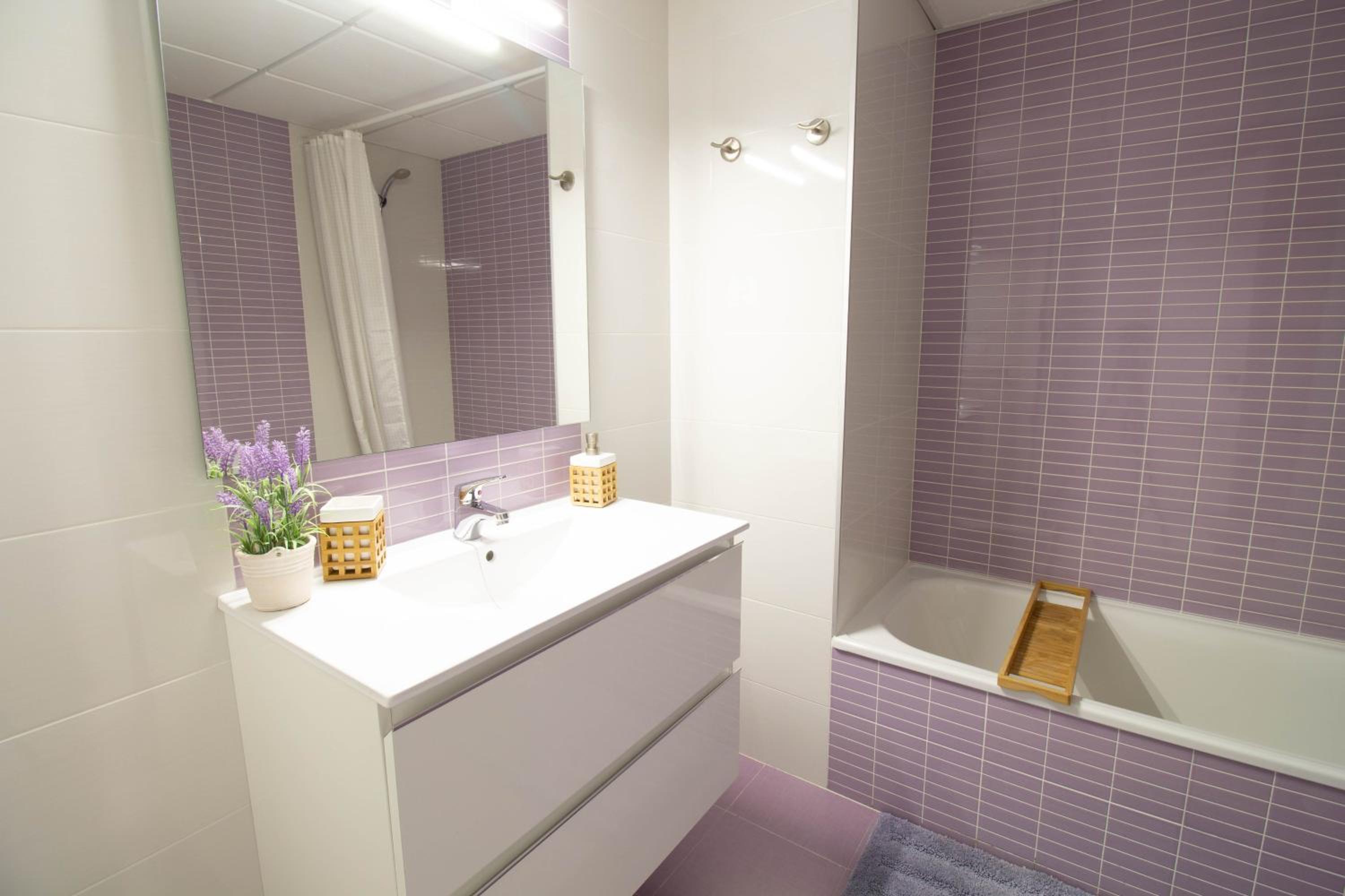 RentitSpain - Salobreña - Apartamento Oasis con Gym y Balcón