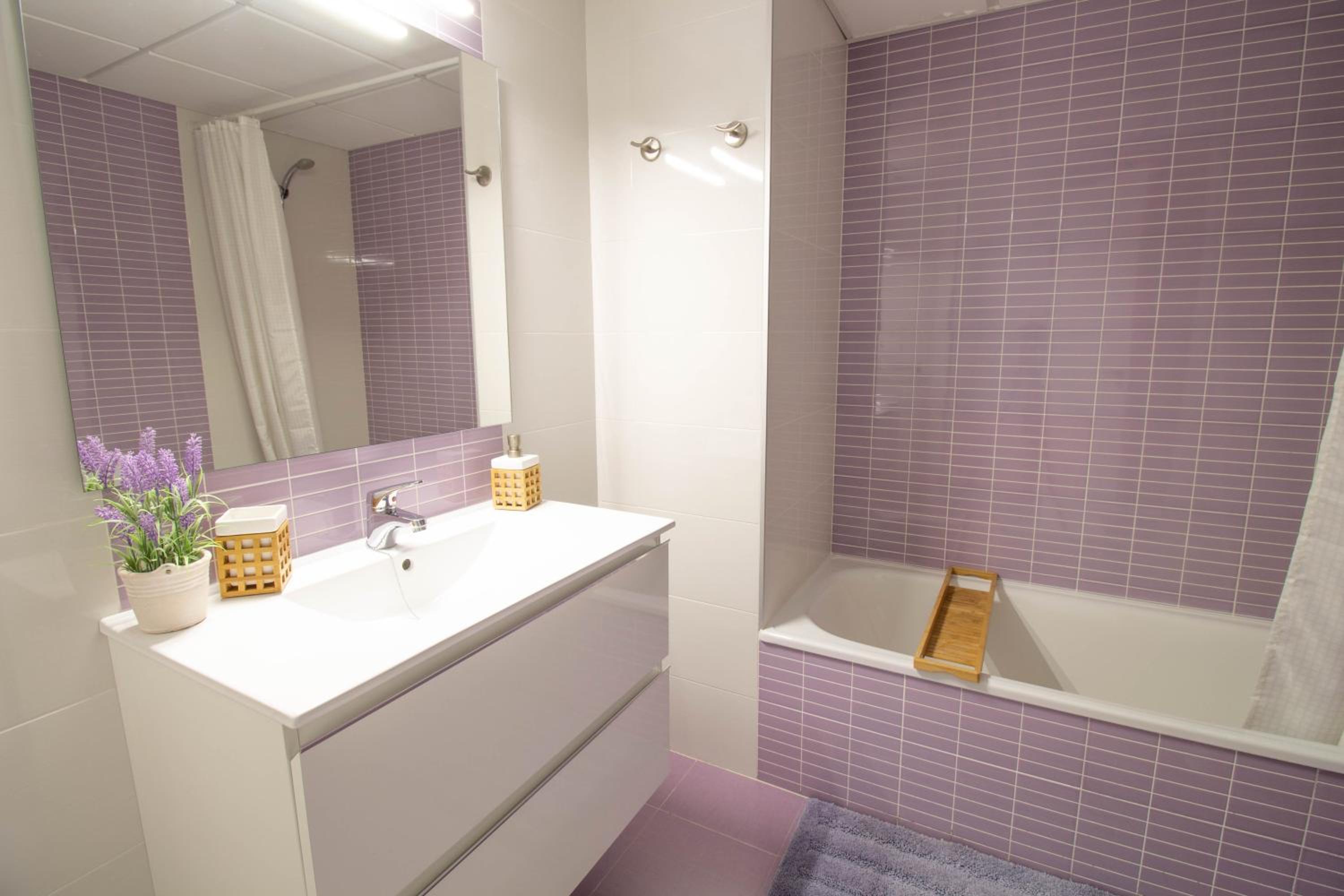 RentitSpain - Salobreña - Apartamento Oasis con Gym y Balcón