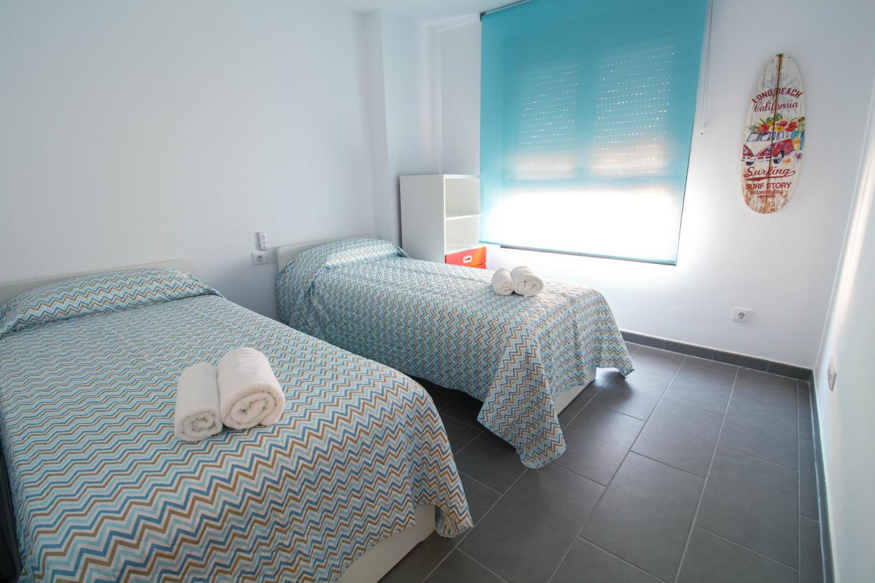 RentitSpain - Salobreña - Apartamento Oasis con Gym y Balcón