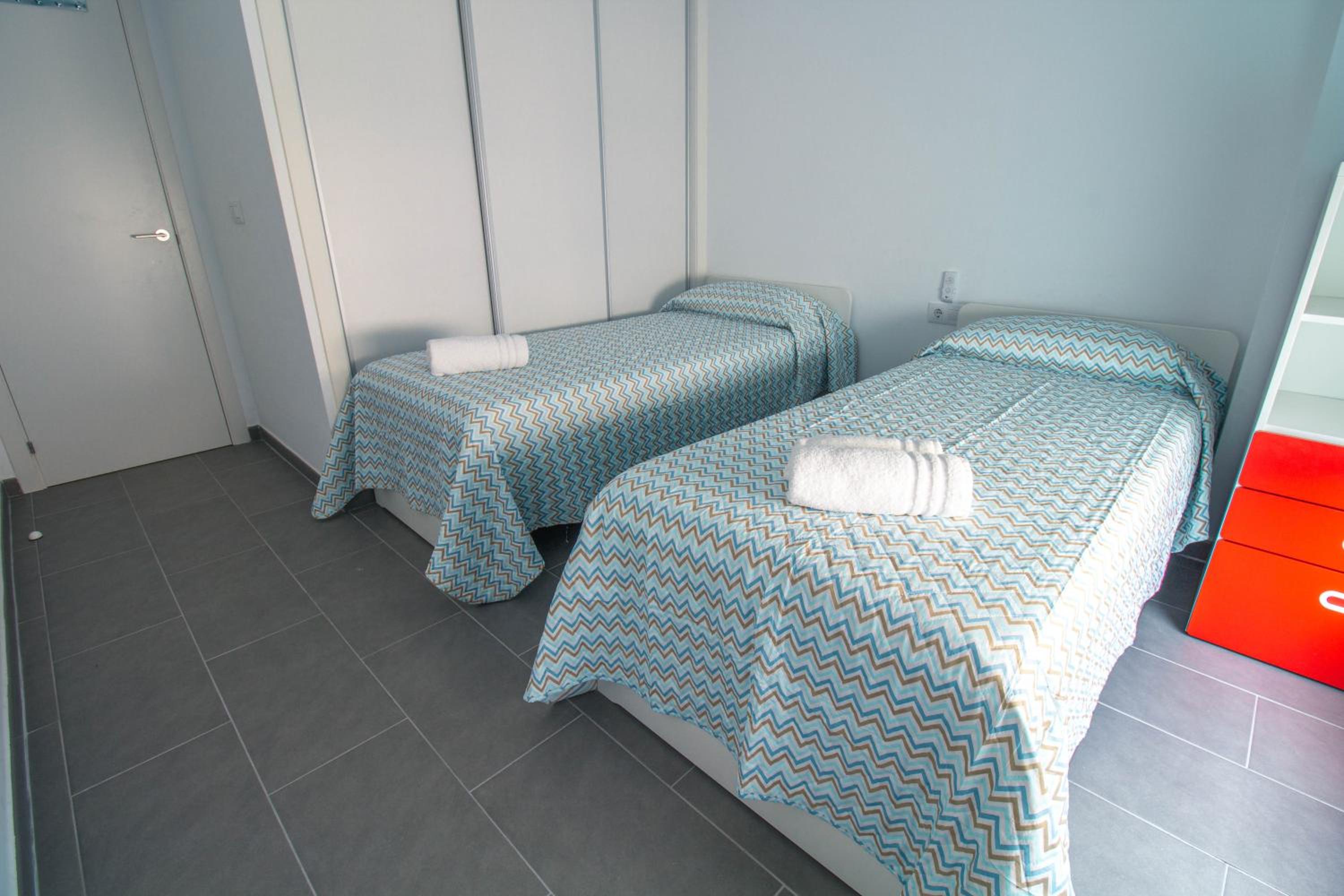 RentitSpain - Salobreña - Apartamento Oasis con Gym y Balcón