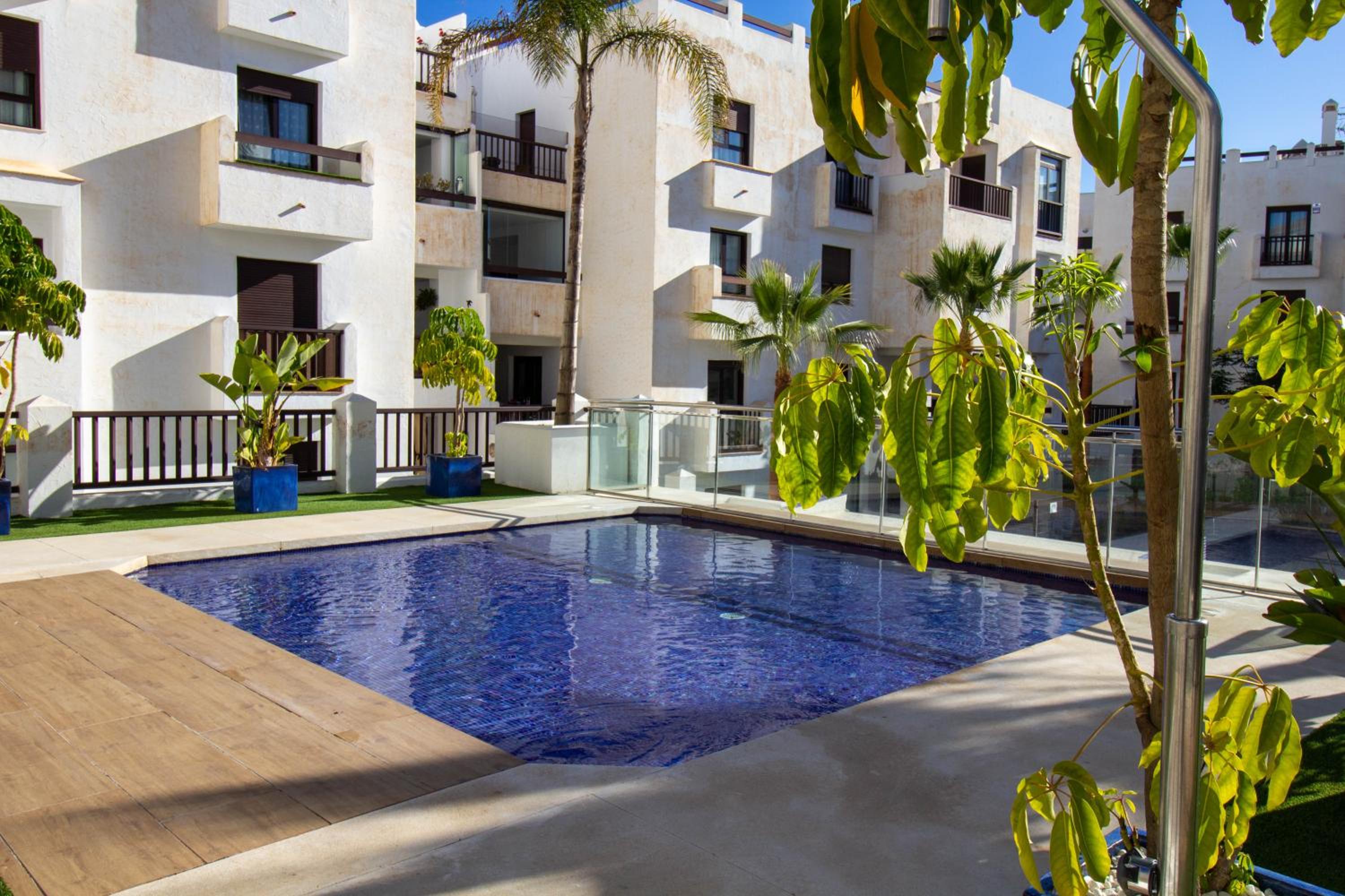 RentitSpain - Salobreña - Apartamento Oasis con Gym y Balcón