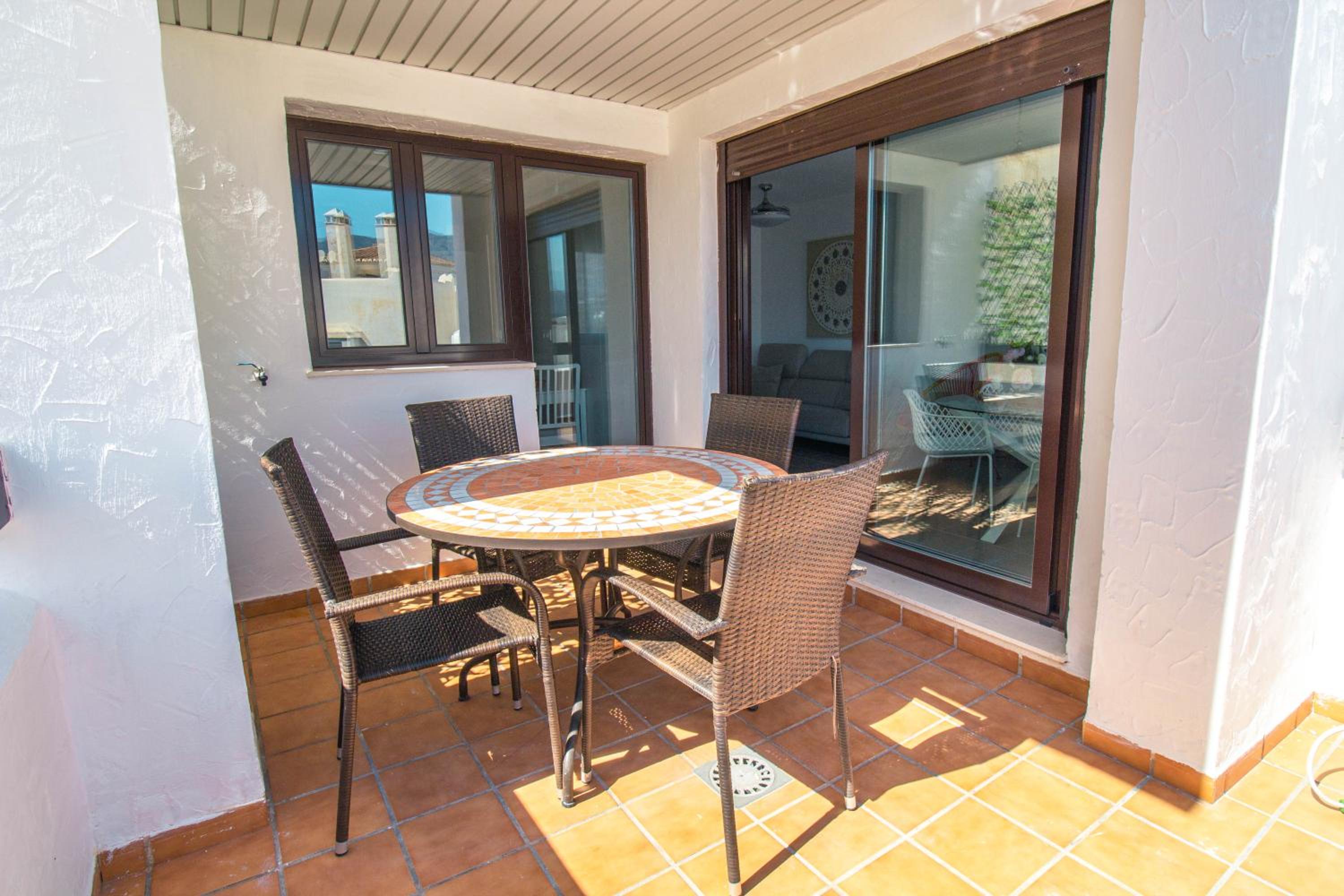 RentitSpain - Salobreña - Apartamento Oasis con Gym y Balcón