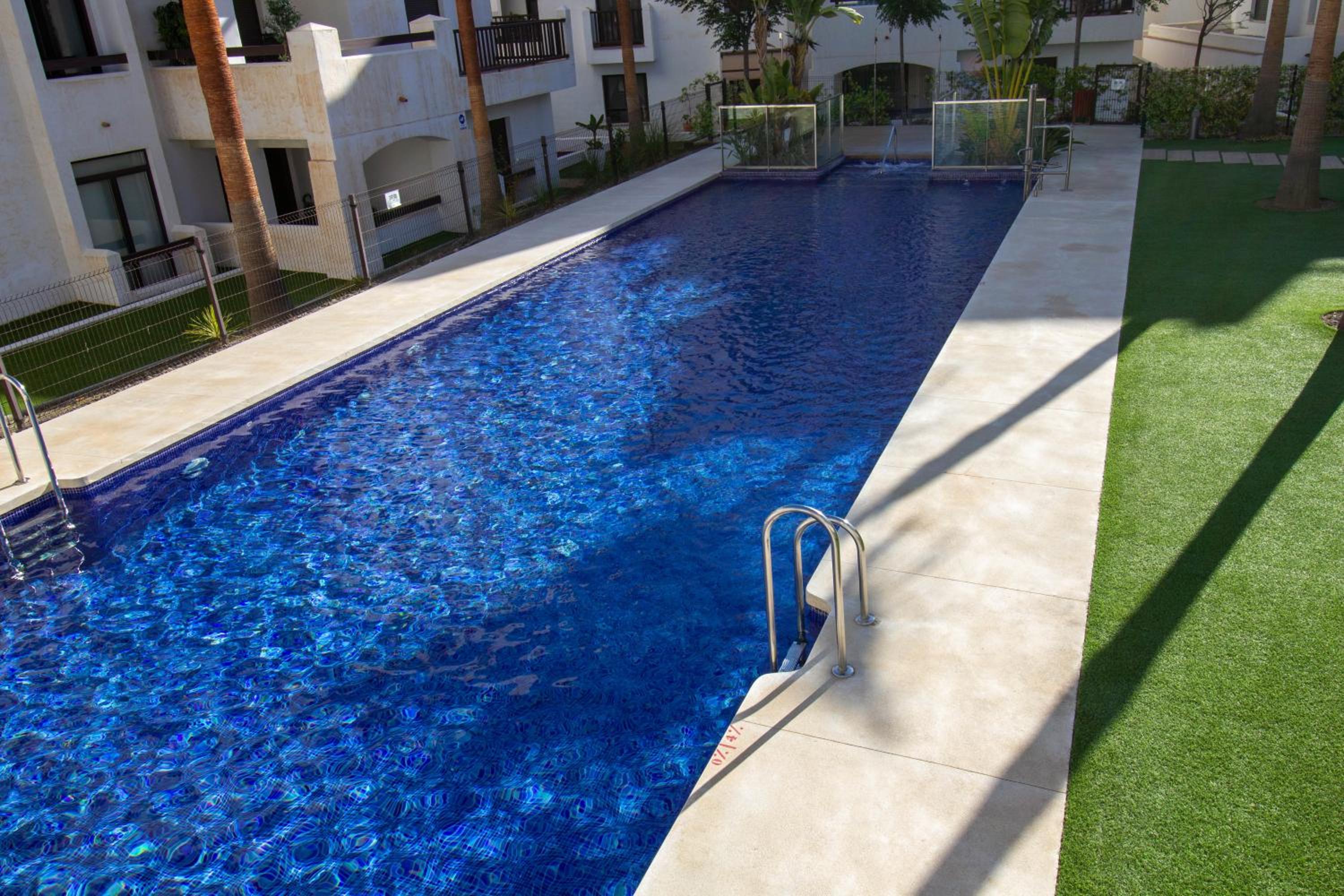 RentitSpain - Salobreña - Apartamento Oasis con Gym y Balcón