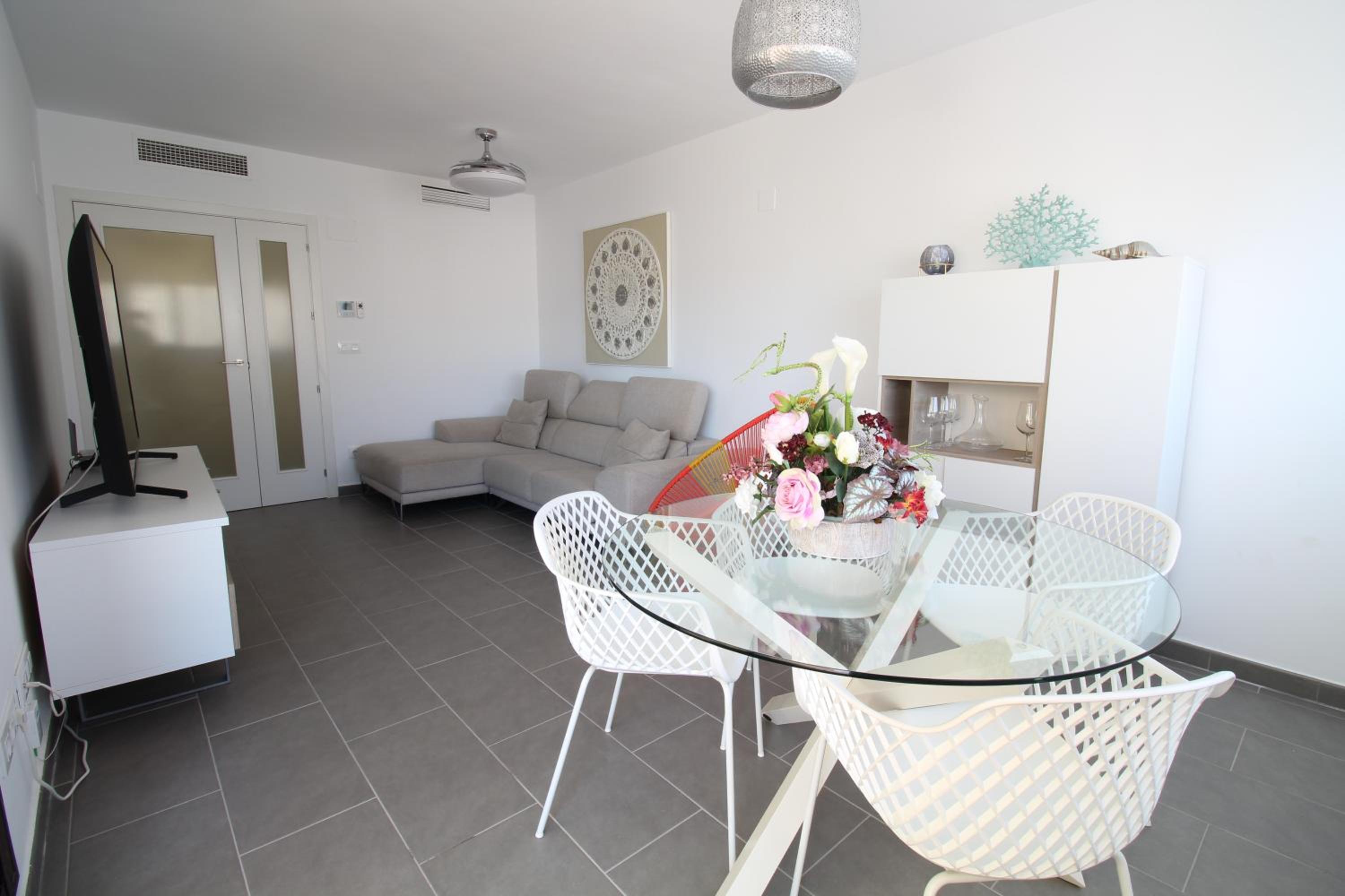 RentitSpain - Salobreña - Apartamento Oasis con Gym y Balcón