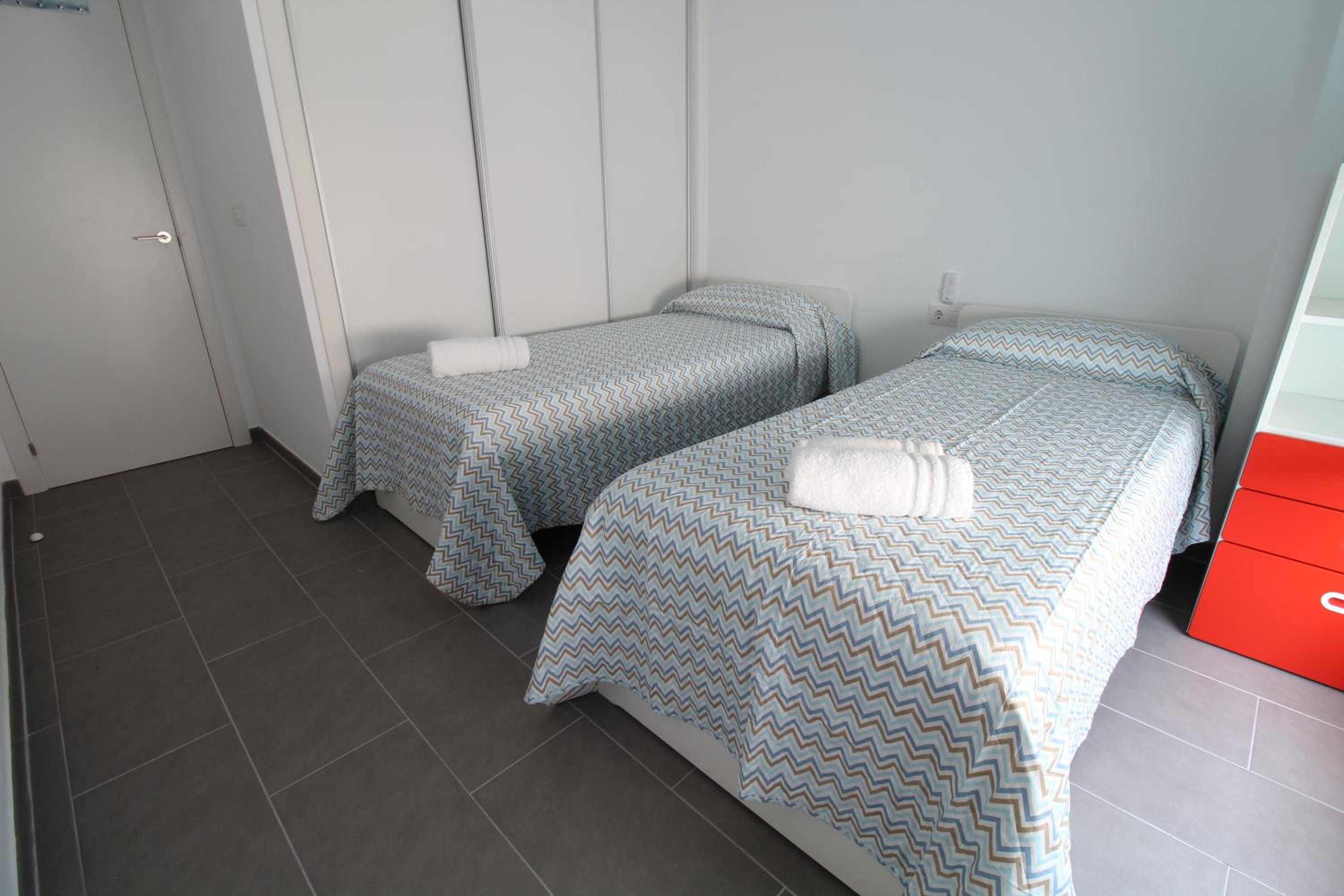 RentitSpain - Salobreña - Apartamento Oasis con Gym y Balcón