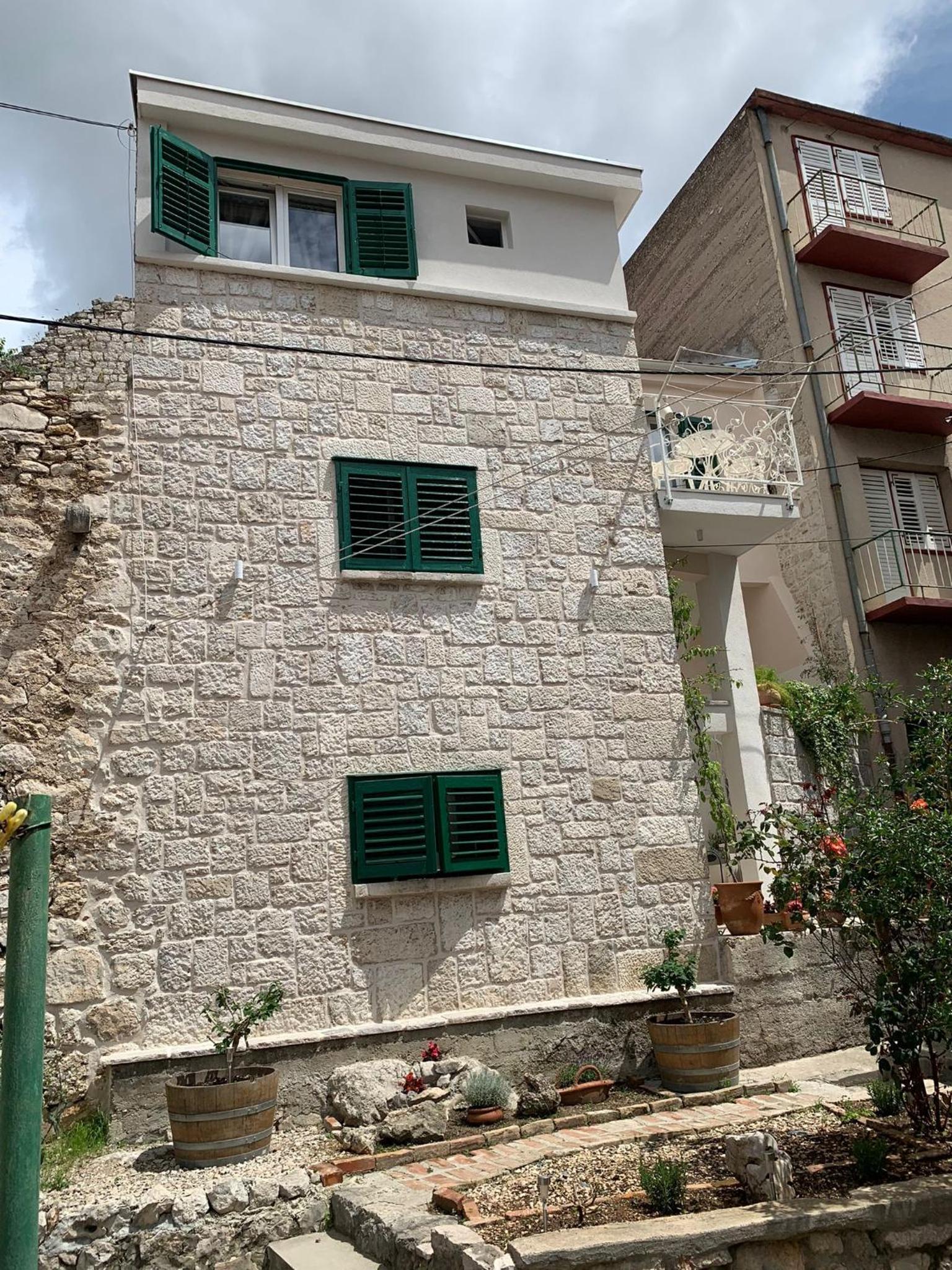 Karmelita's place - apartmani