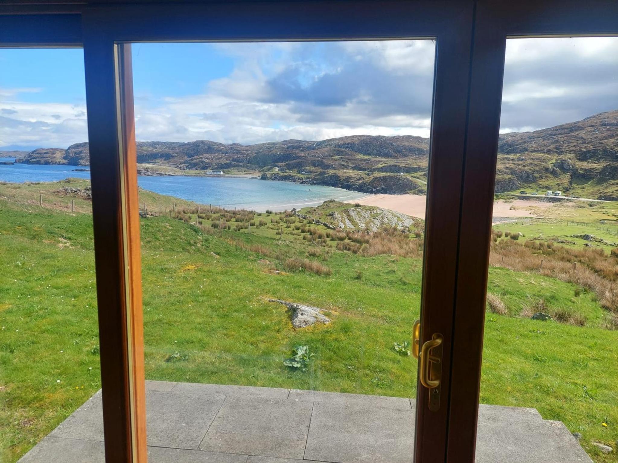 Hotel Ocean Surf - Image 1