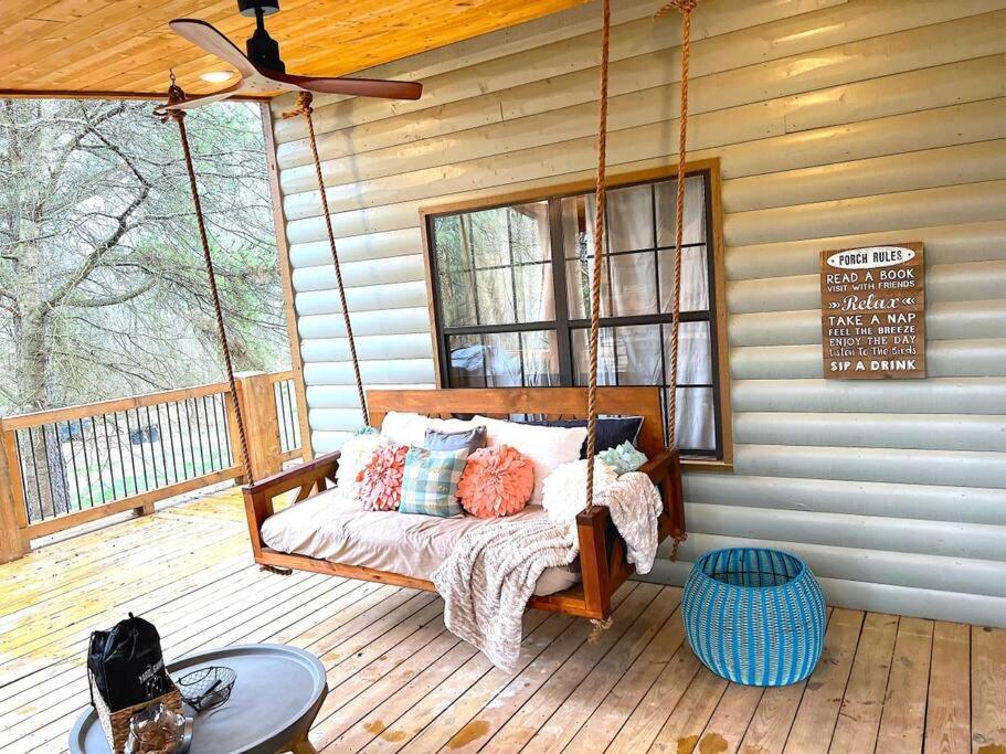Lofted Pines Fun Family Friendly Cabin