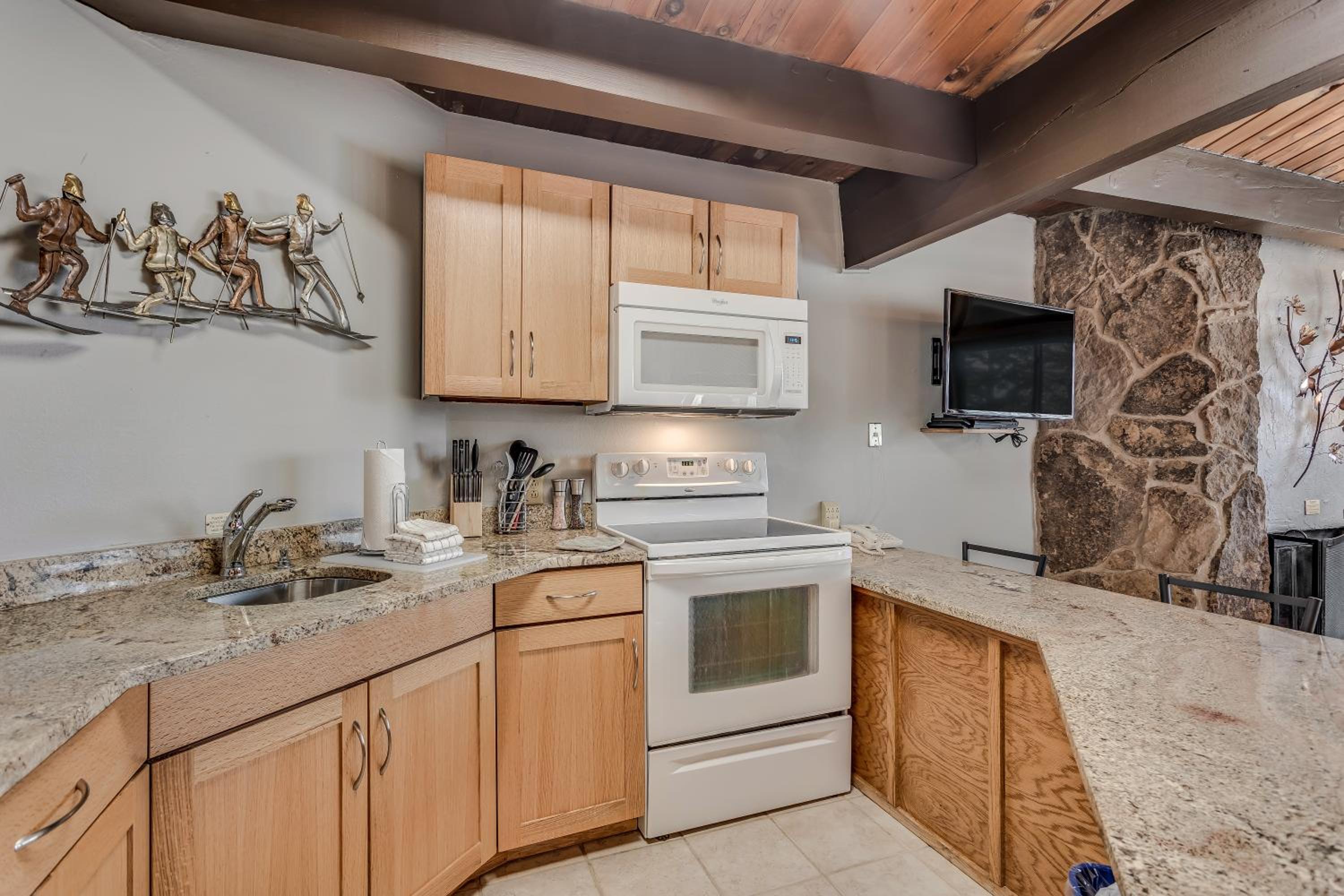 Laurelwood Condominiums 115 - Property Image 25