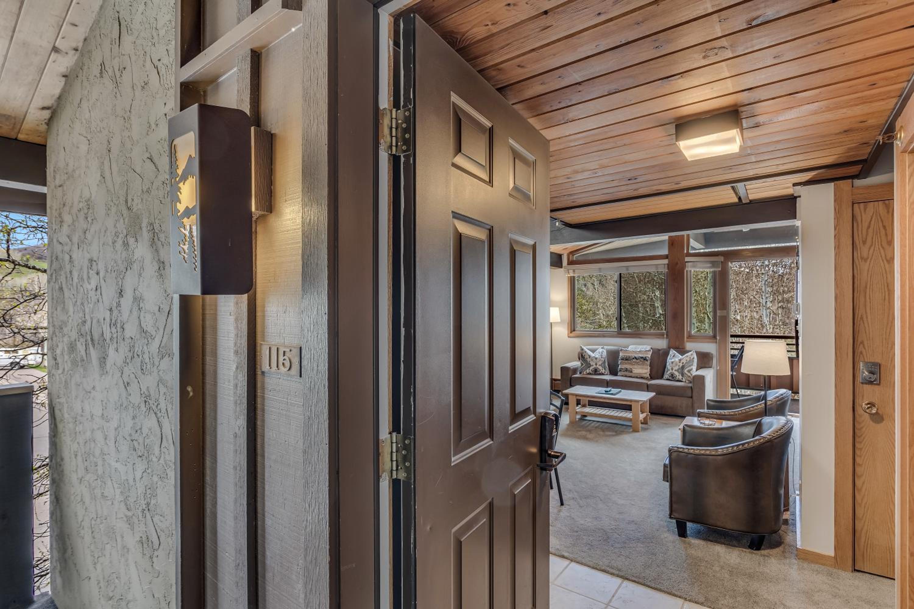 Laurelwood Condominiums 115 - Property Image 16