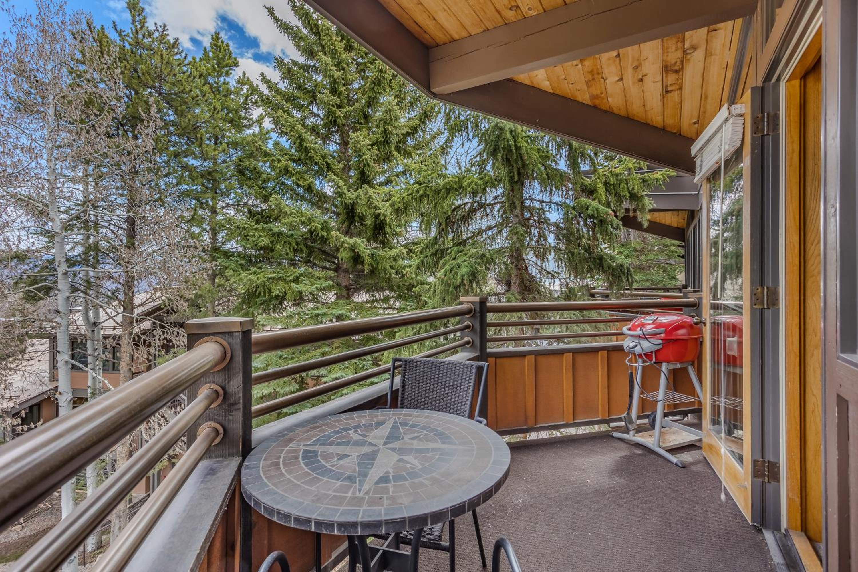 Laurelwood Condominiums 115 - Property Image 2